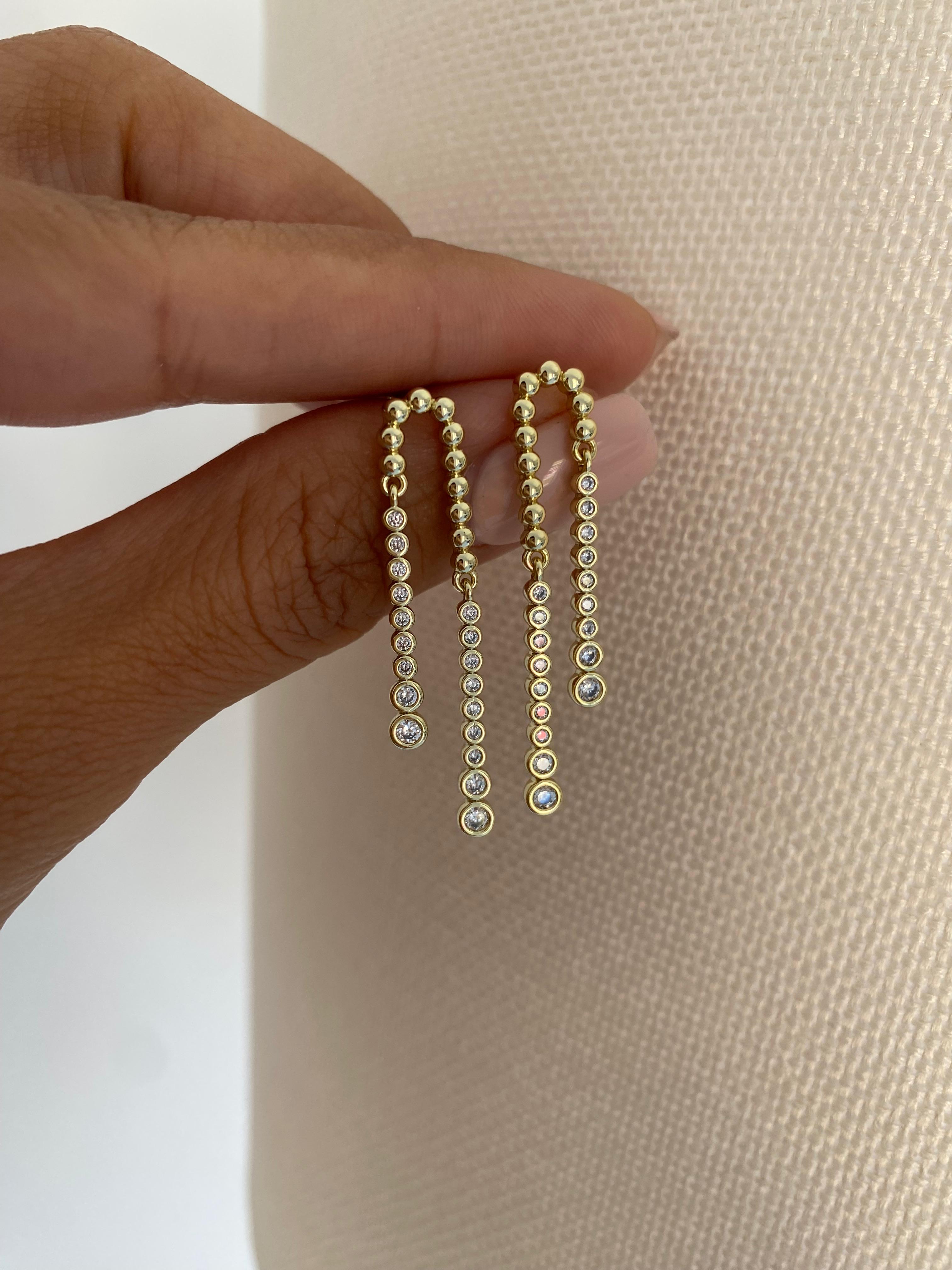 Ball sallantılı küpe