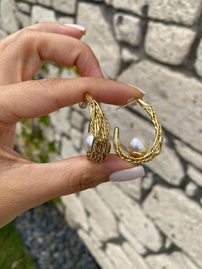 Gold inci küpe
