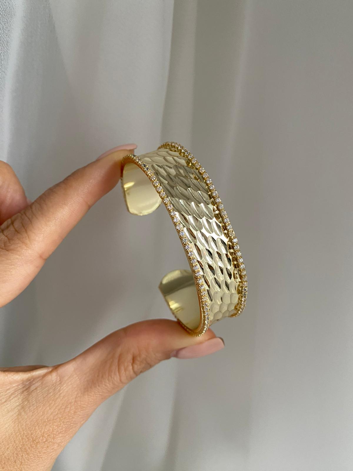 Zirkon taş detay dövme kelepçe