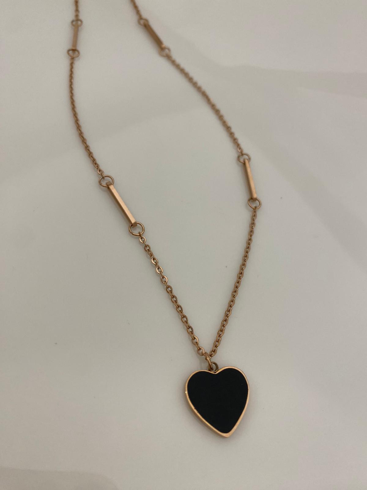 Rose Ataç Detay Kalp Kolye