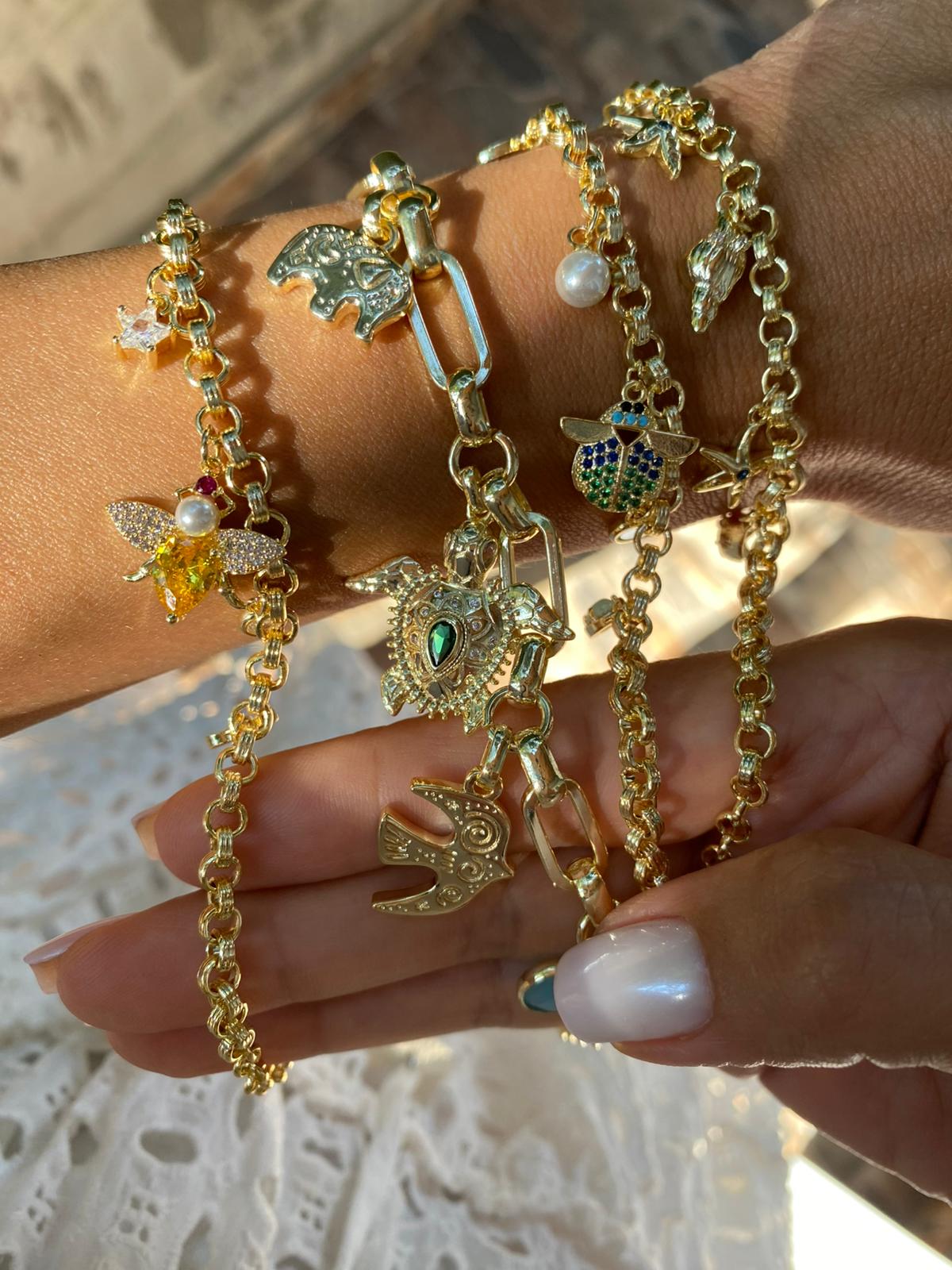 CHARM FİGURES BİLEKLİKLER