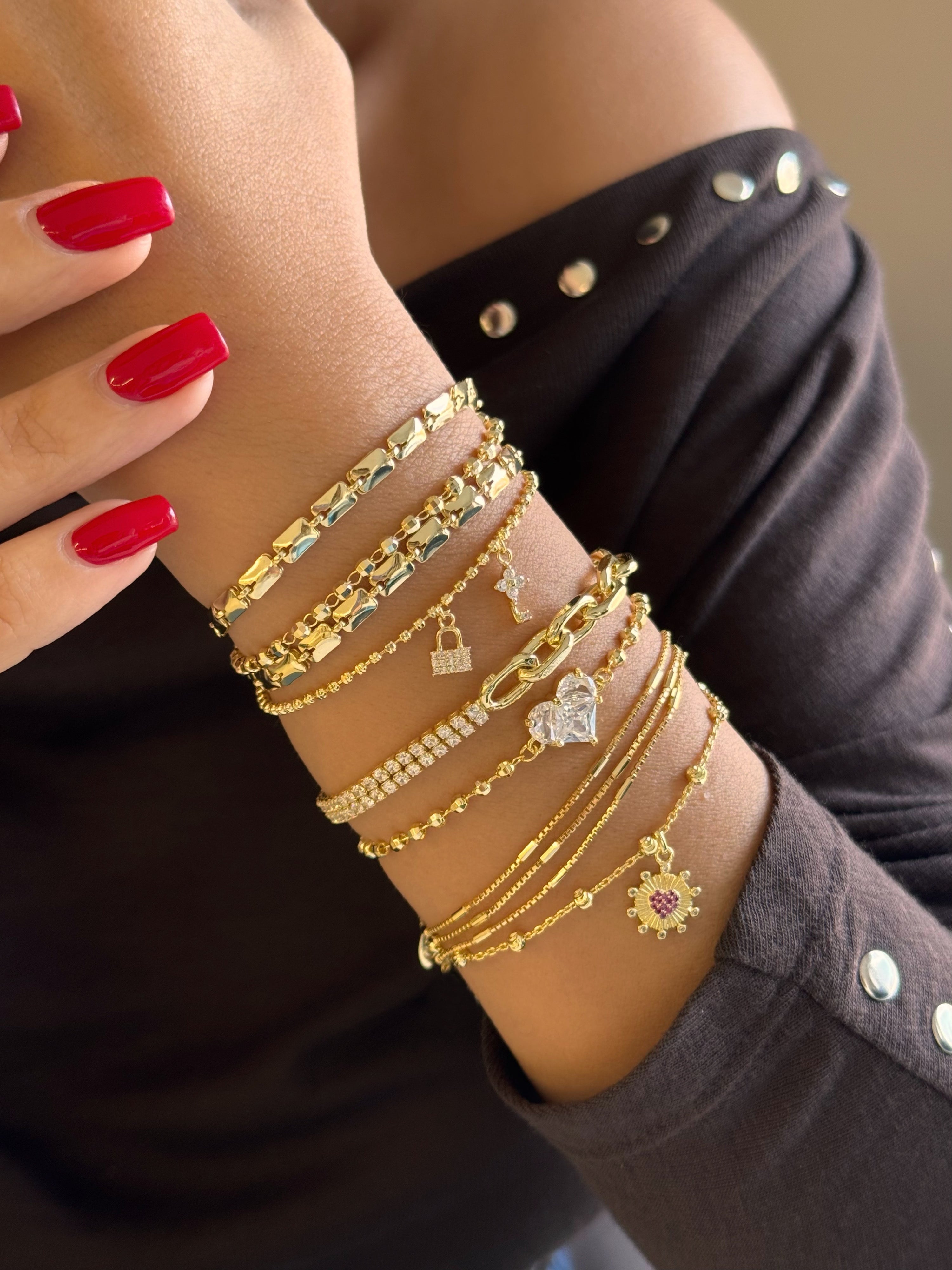 NİORA BİLEKLİKLER