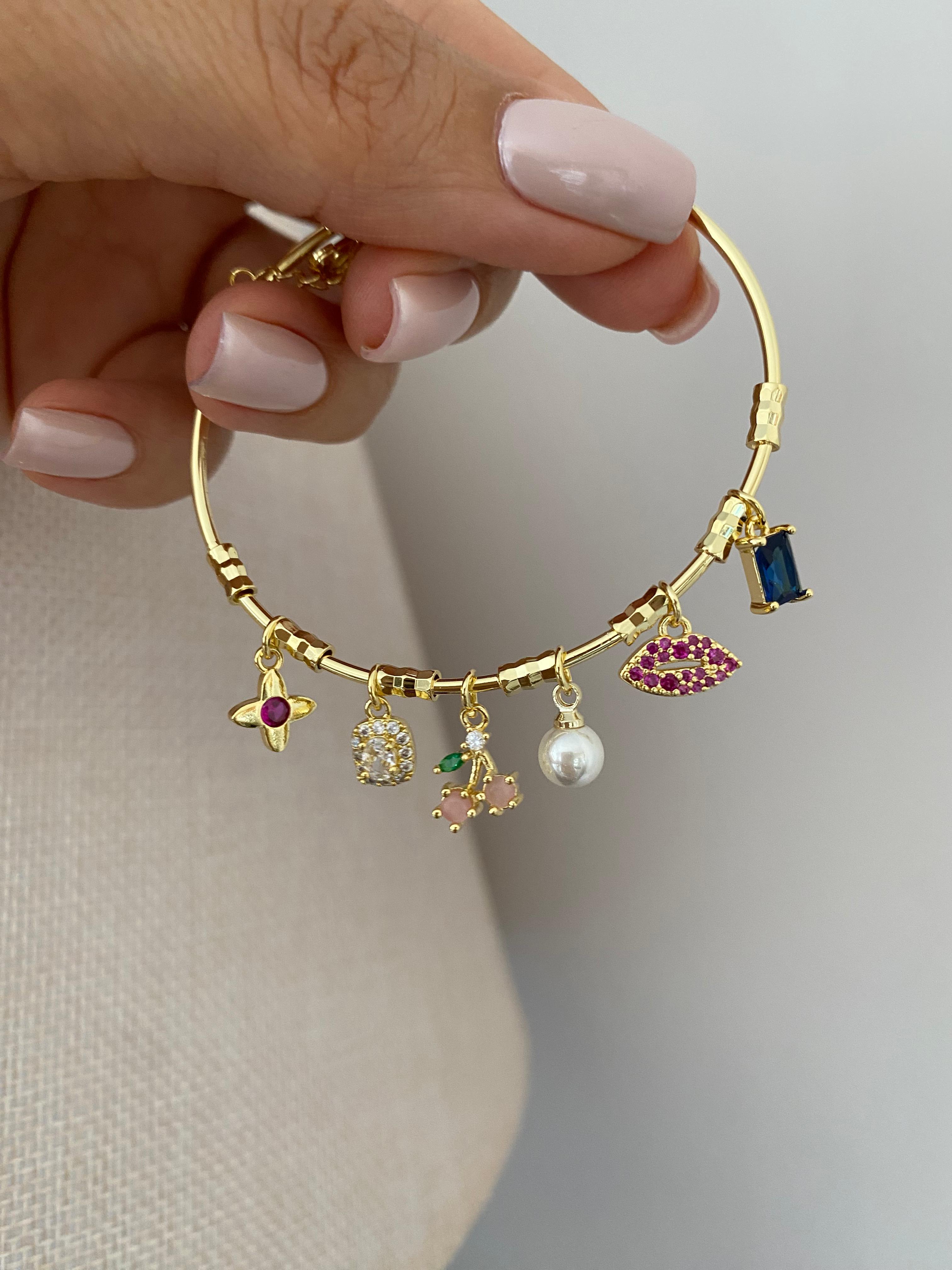 Figurs Charm Kelepçeler