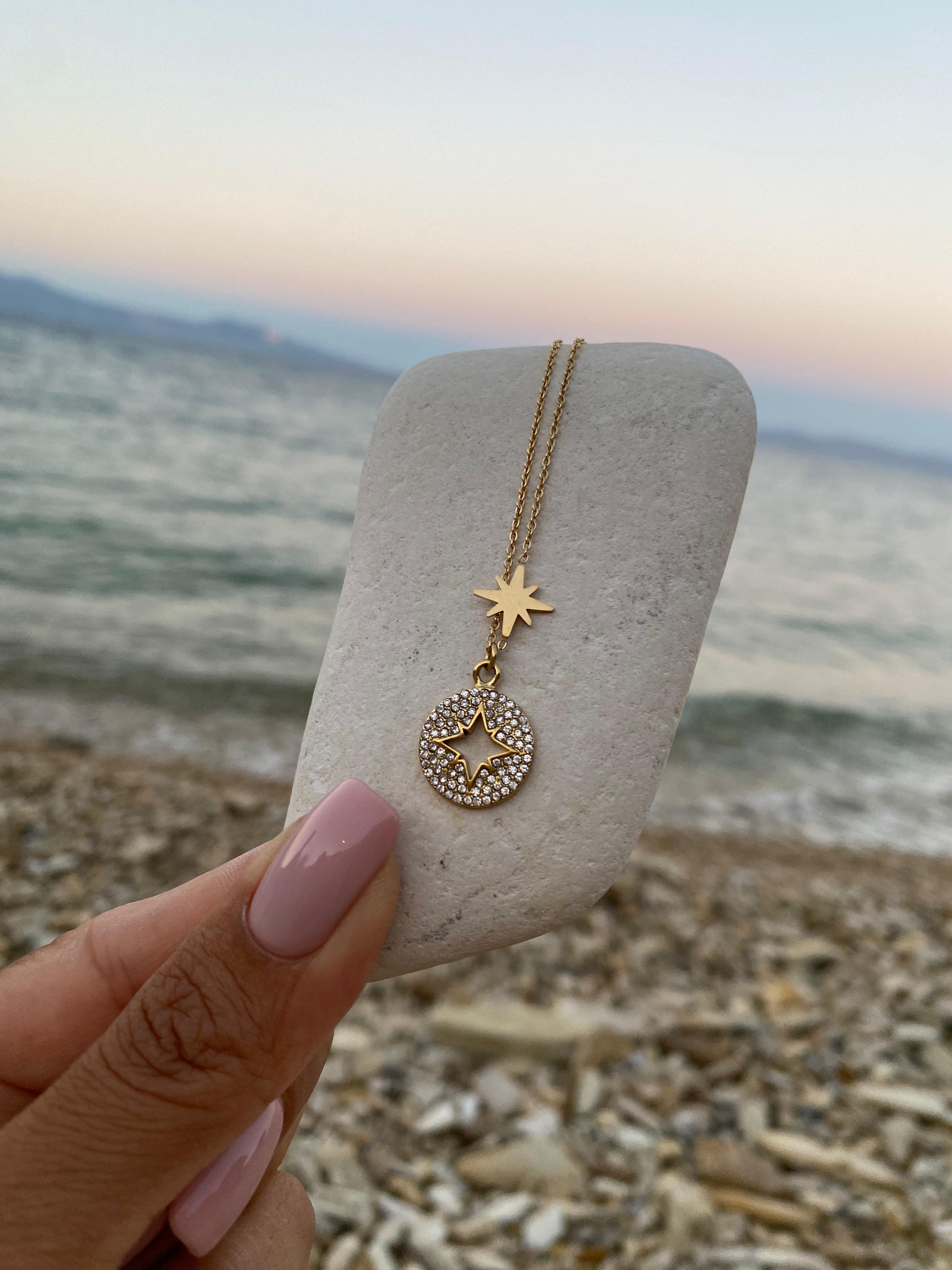 Almira Star Kısa Kolye