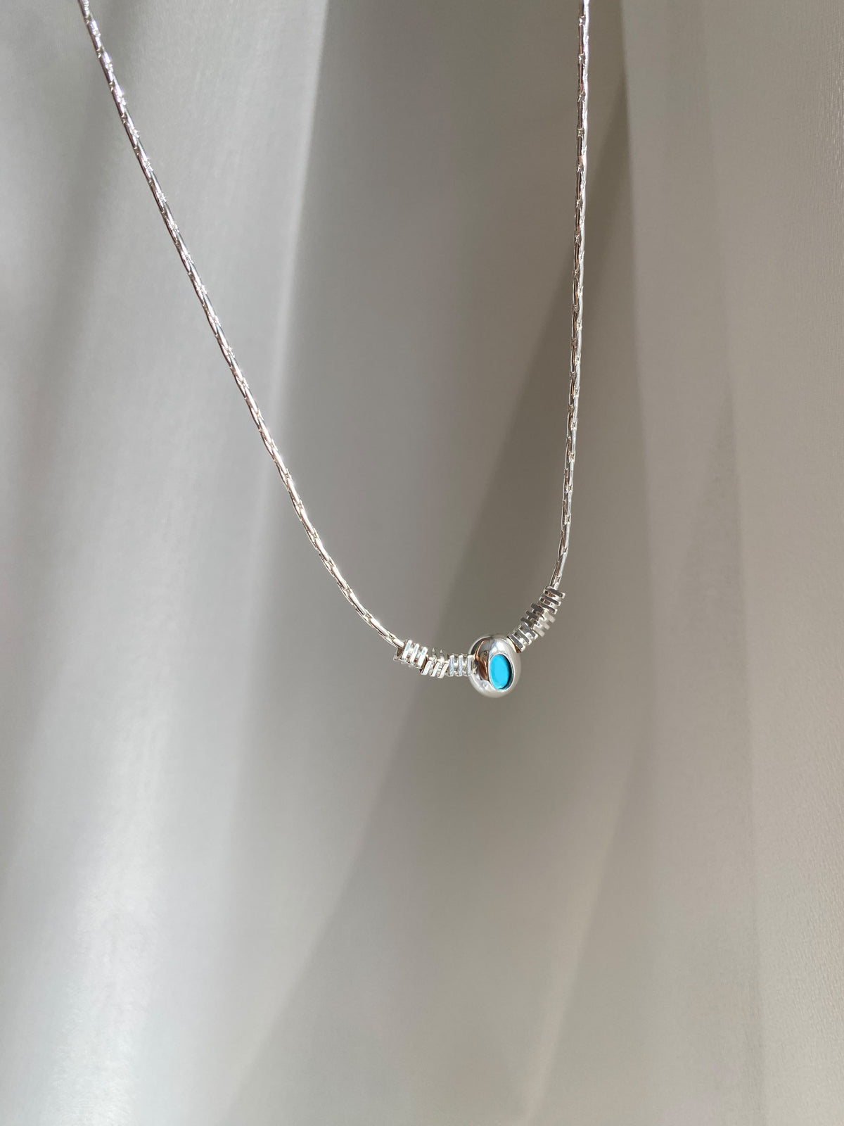 Blue detail gümüş renk kolye