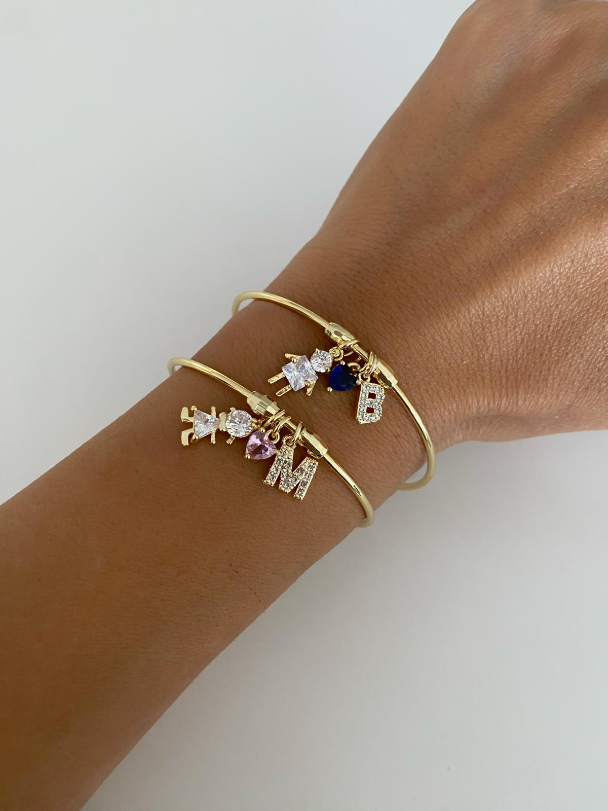 Girls And Boy harf ince Kelepçeler