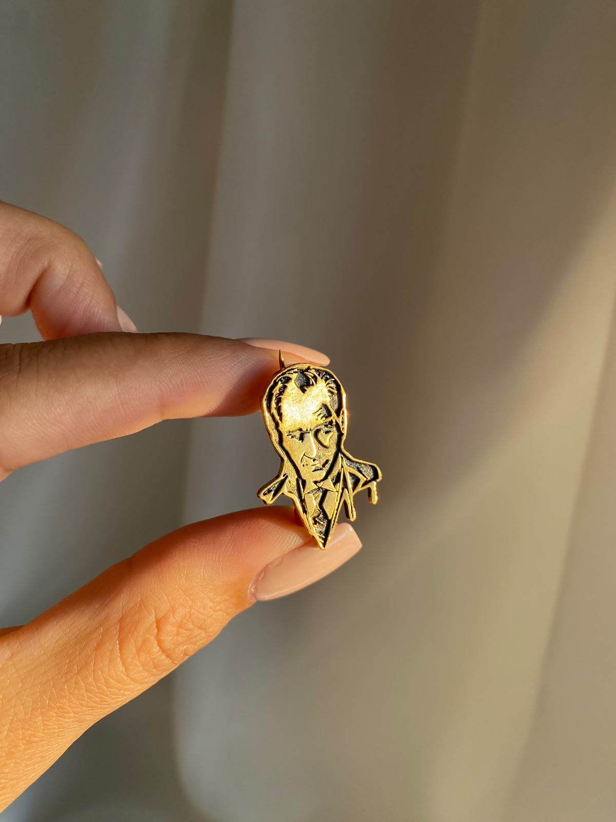 Atatürk büstü bronz broş
