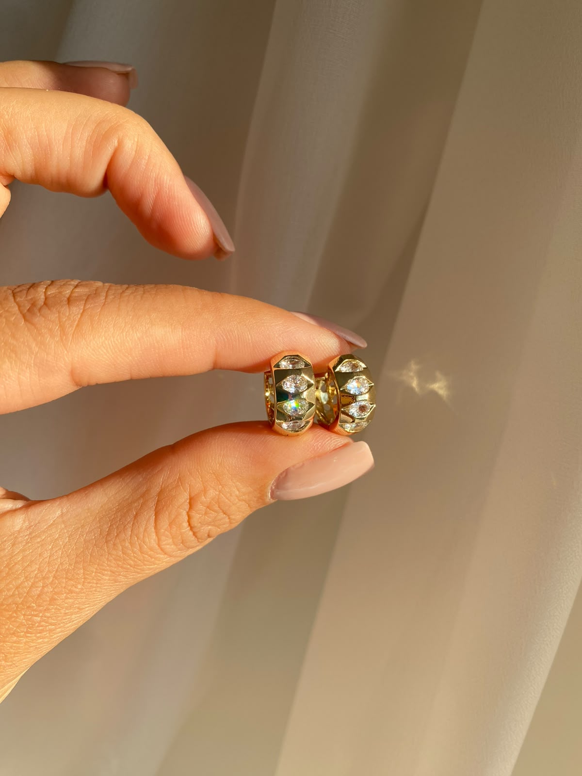 Gold diamond küpe