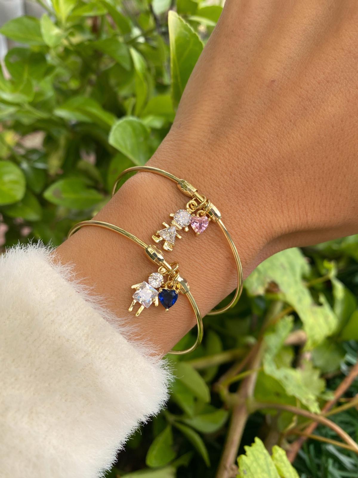 Girls And Boy ince Kelepçeler