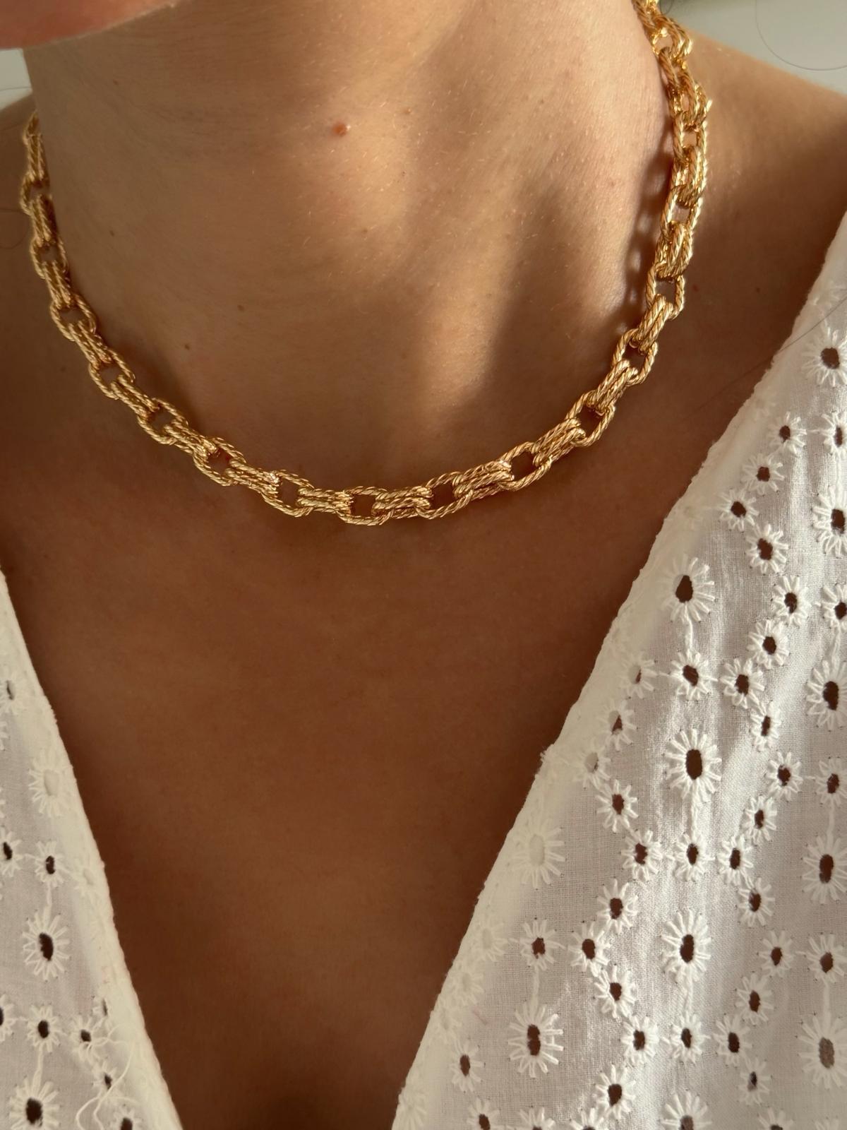 rose renk chain choker