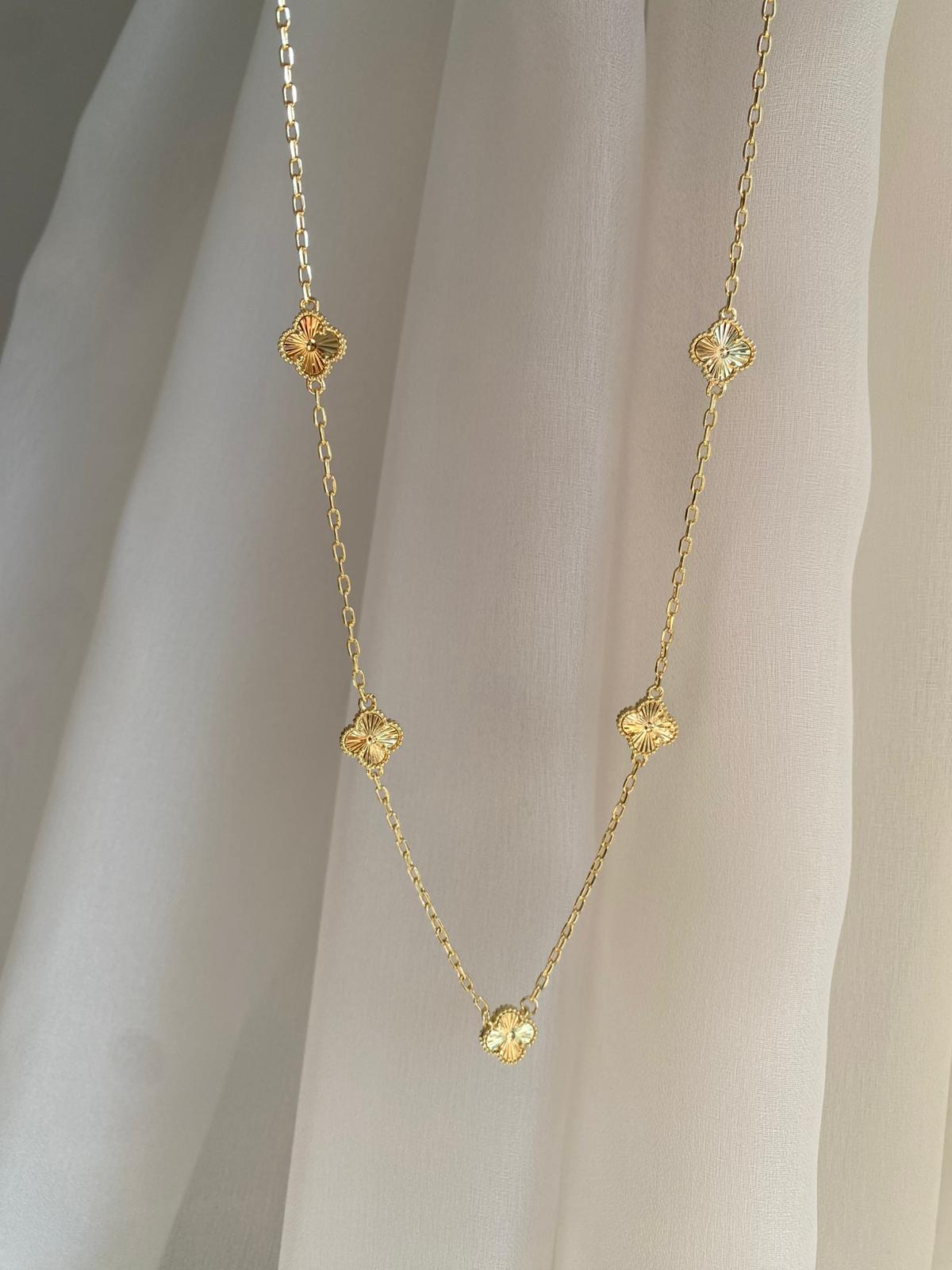 Gold clovers kolye