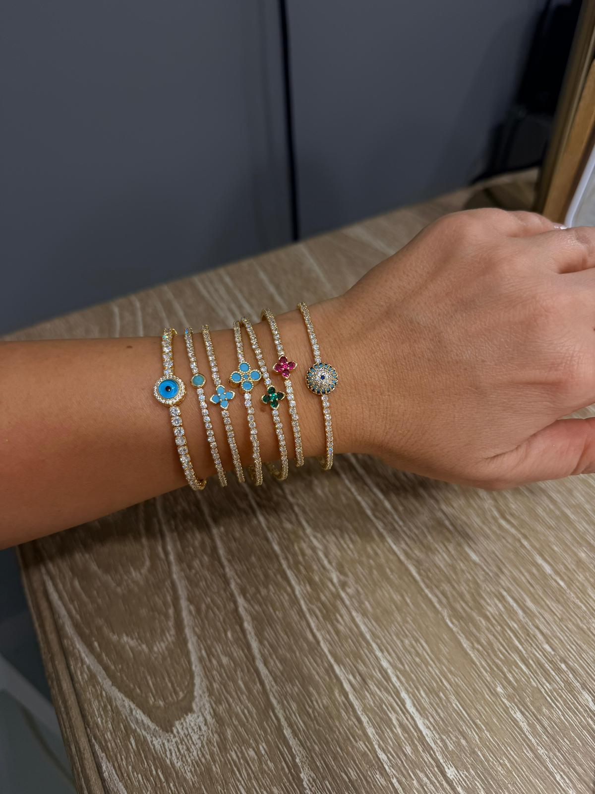 Su yolu figure kelepçeler