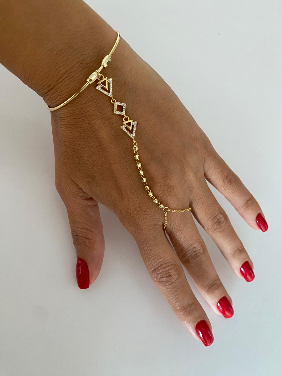 kelepçe details triangle şahmeran