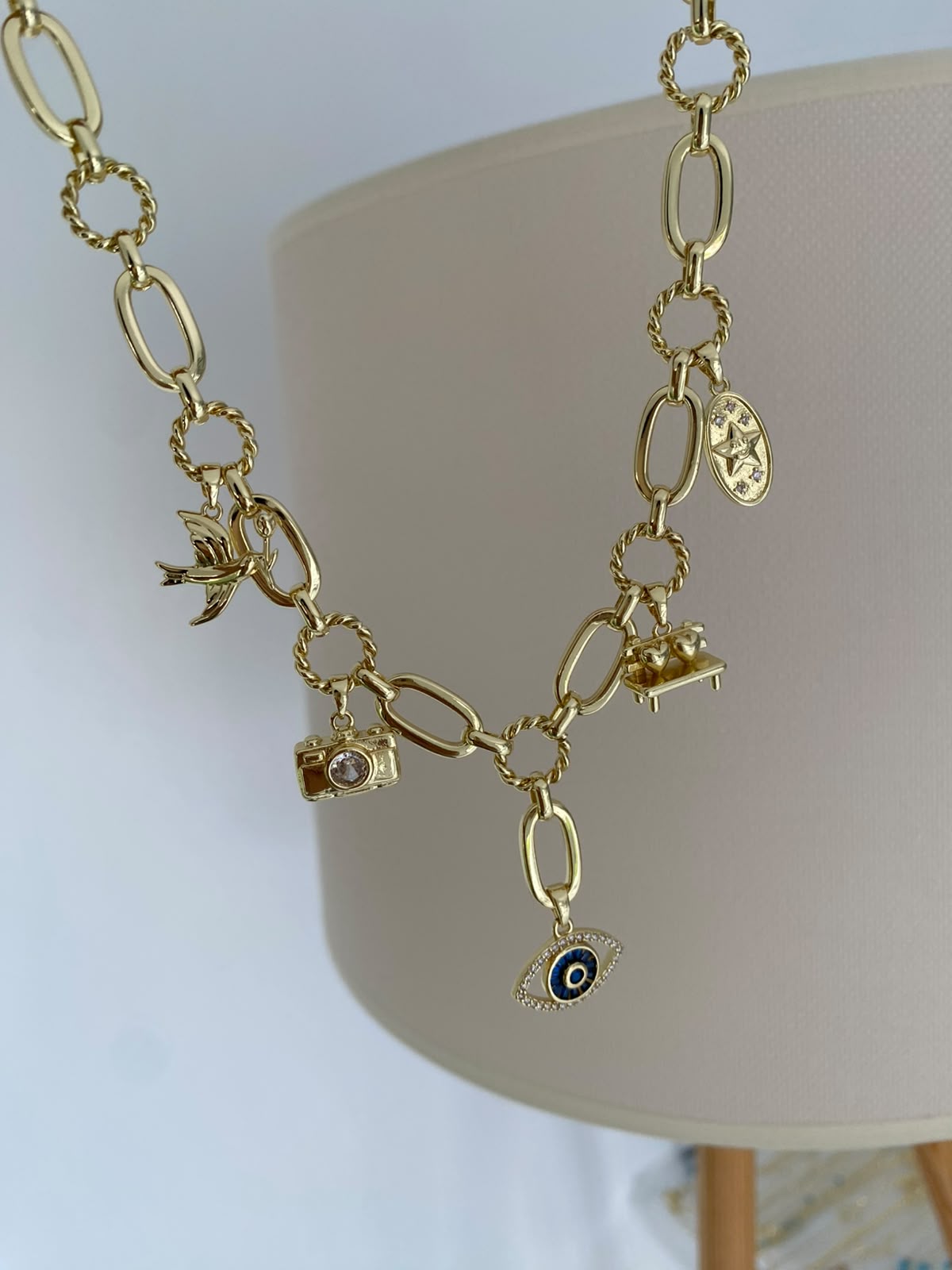 Eyes charm choker