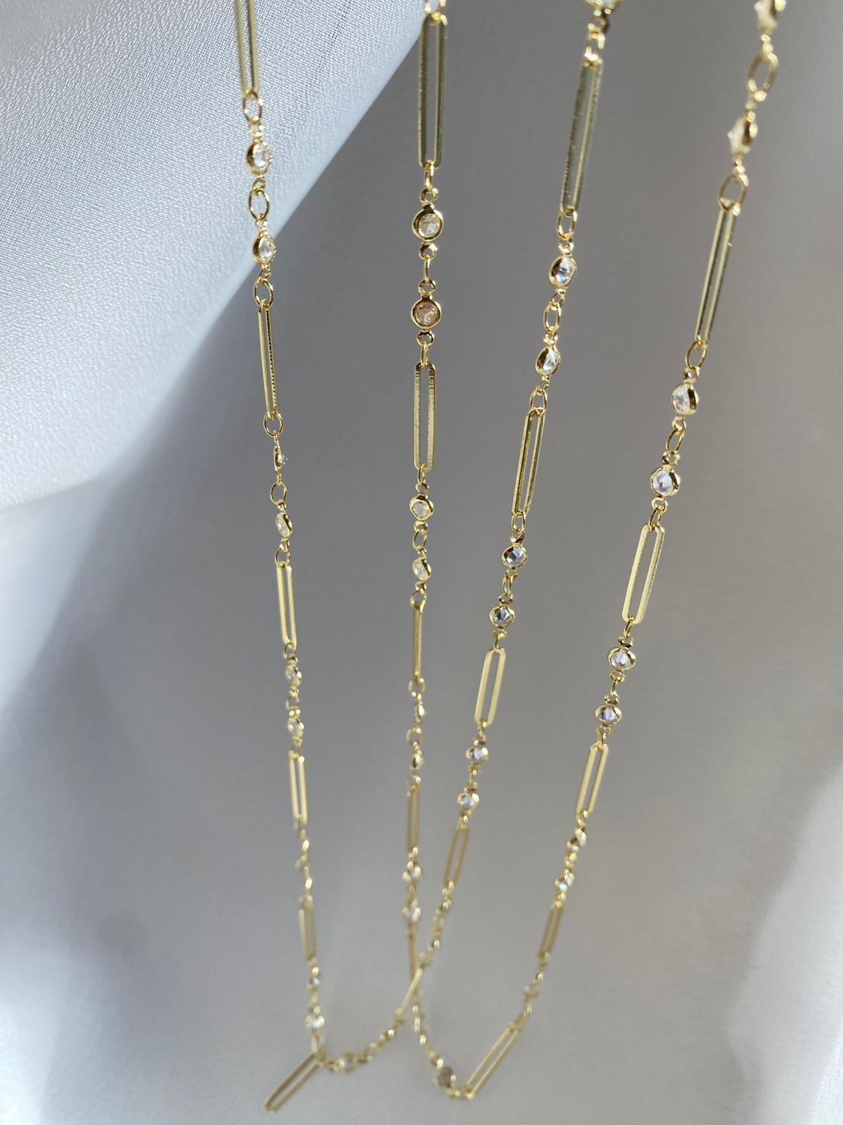 Round ataç dolamalı kolye