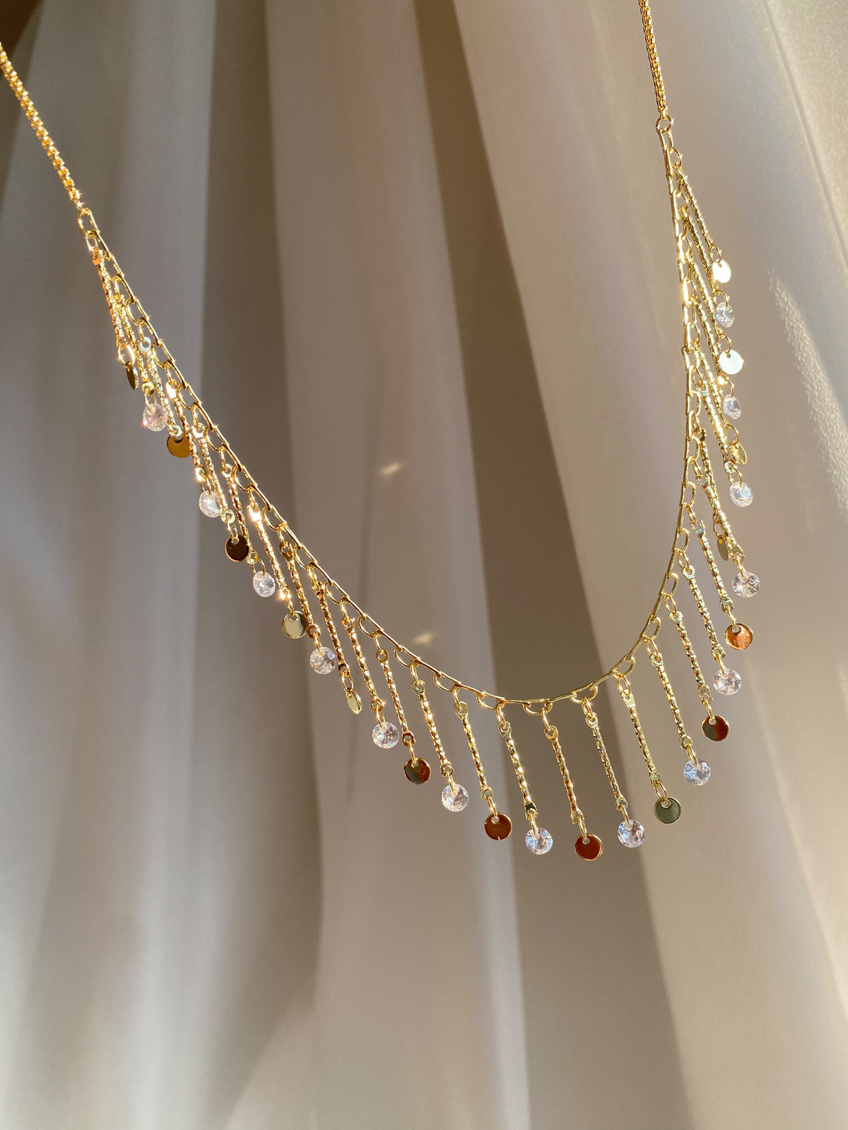 Colour sallantılı choker