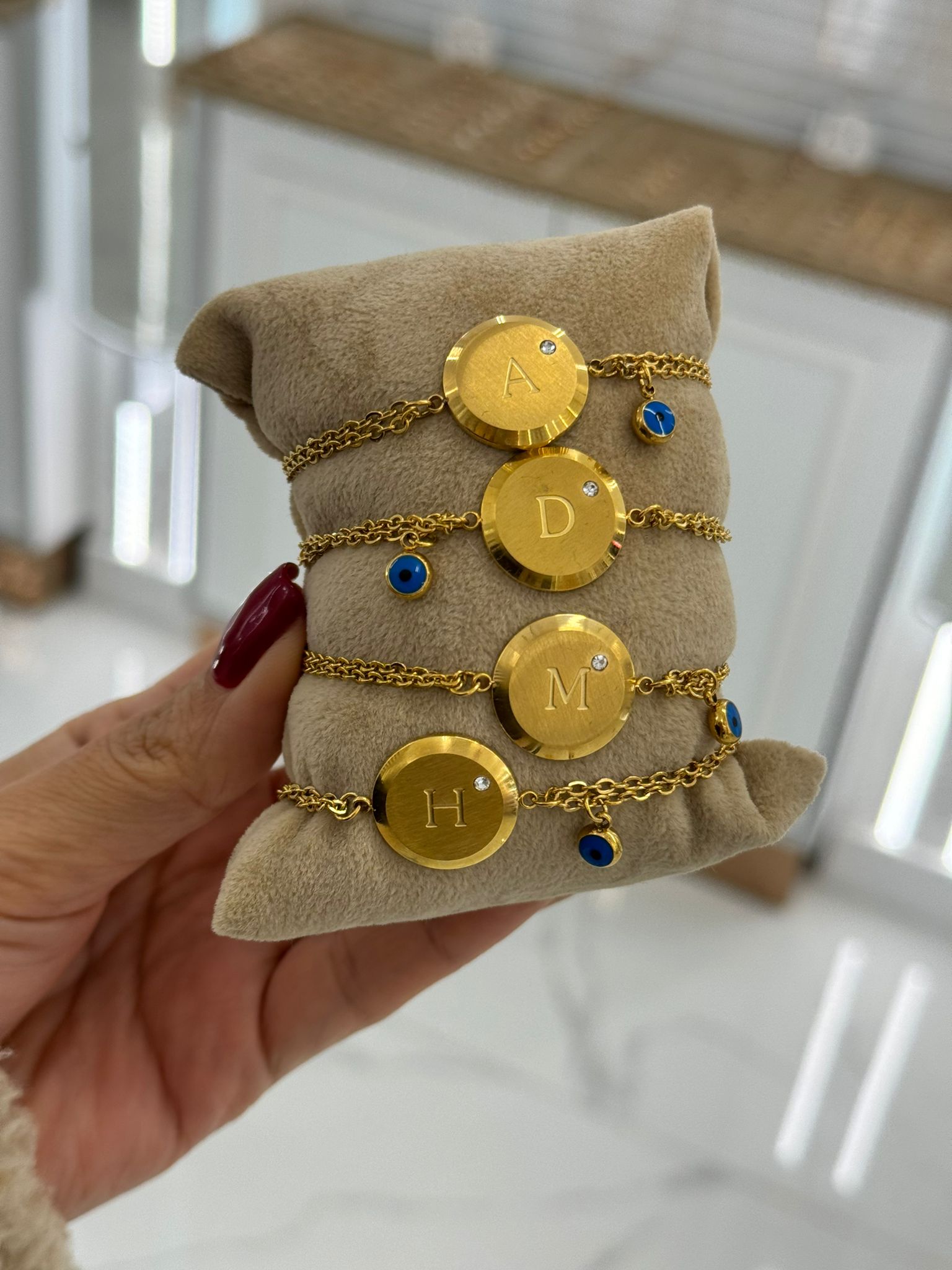 LUİS HARF BİLEKLİK