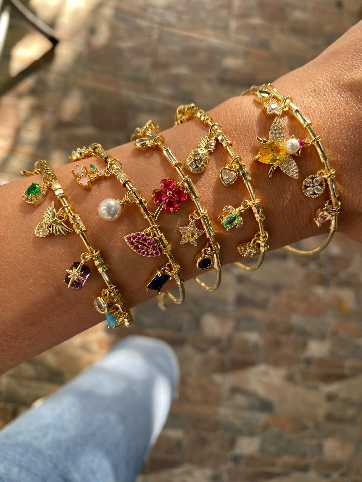 Figurs Charm Kelepçeler