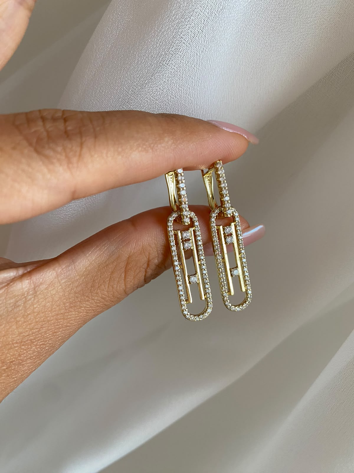 Zircon stone küpe