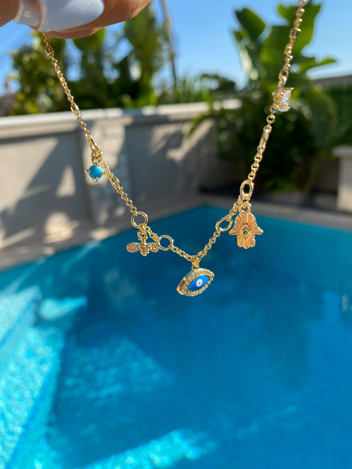 Eyes charm choker