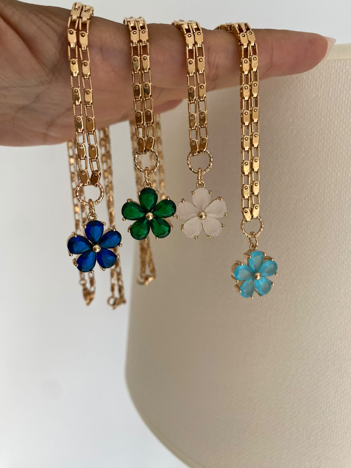 Clovers rose renk kolye