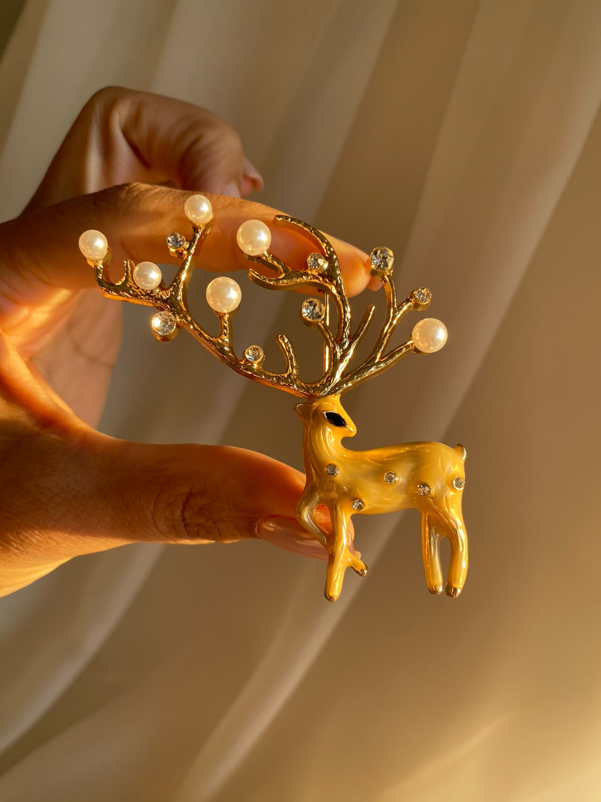 Deer pearl broş