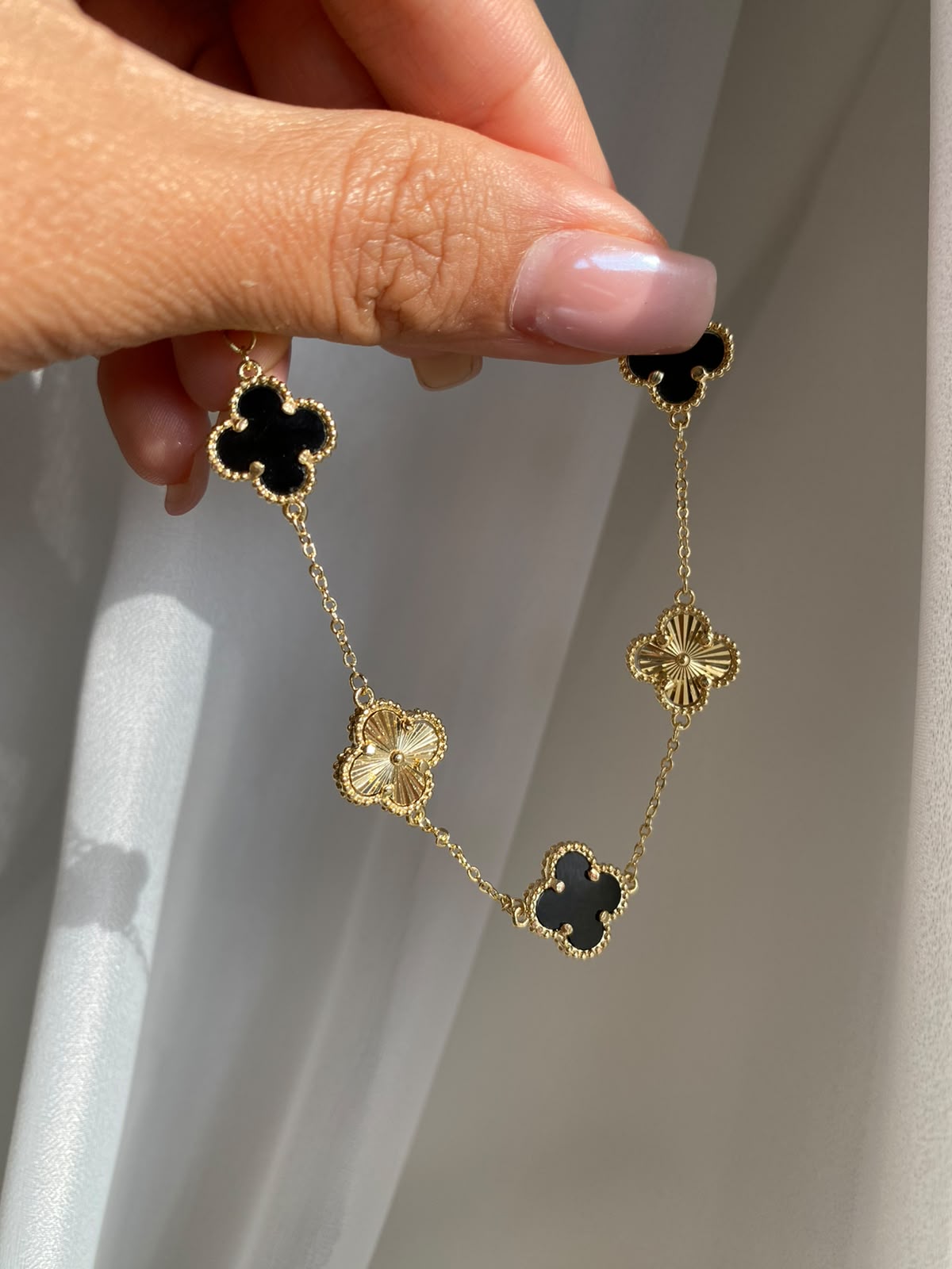 Blck & gold clover bileklik