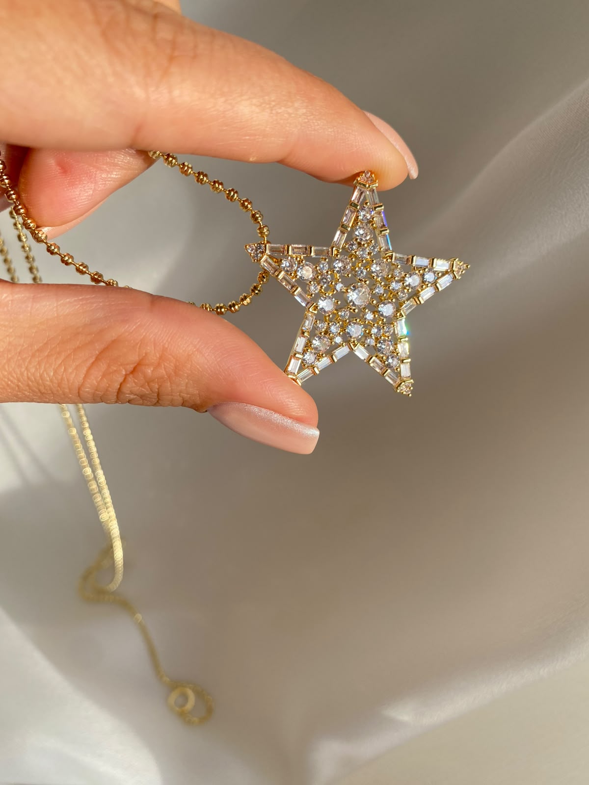 Star bauget asansörlü kolye