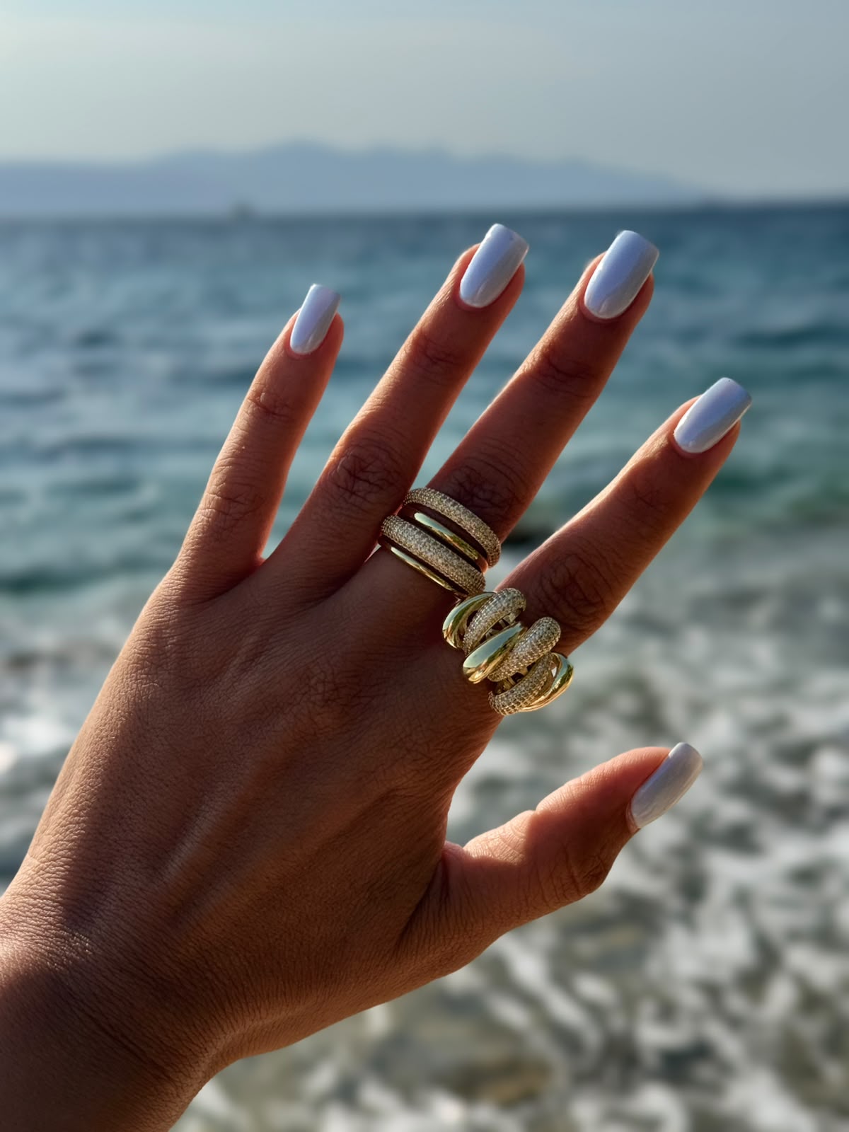 Gold zircon yüzükler