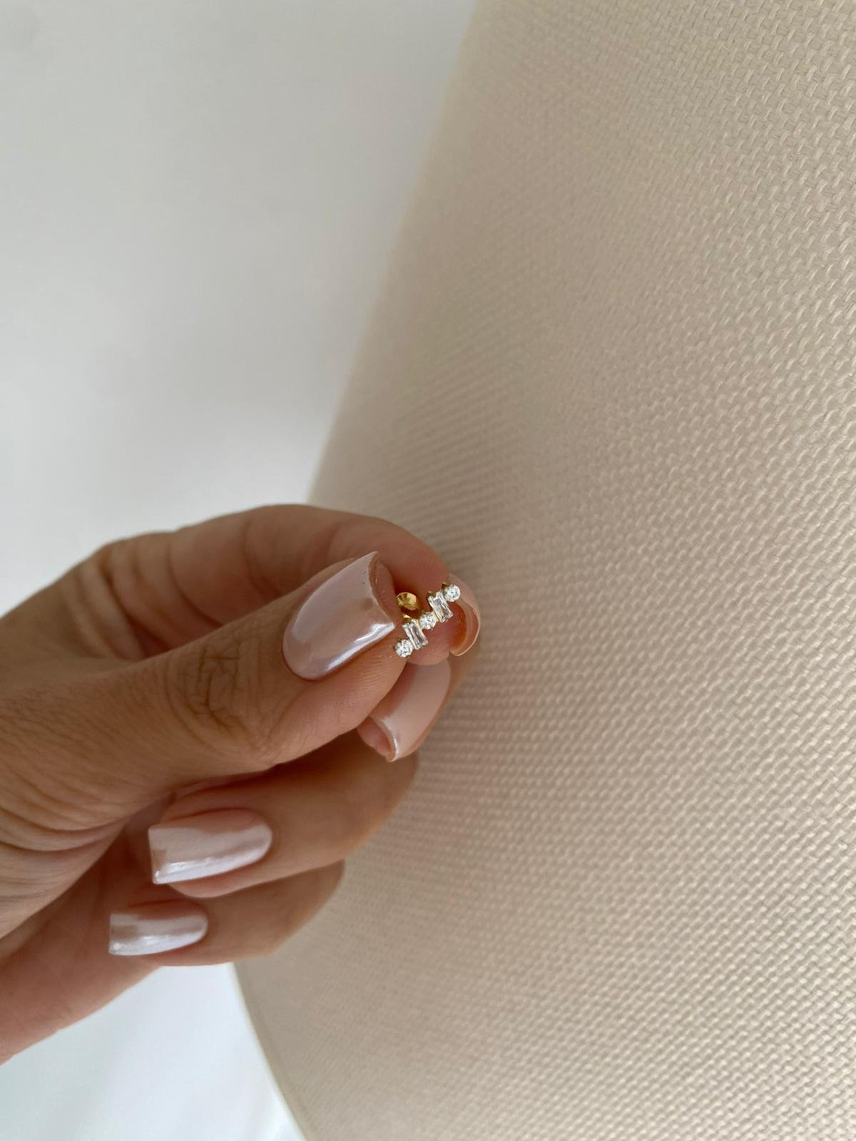 Celia Tragus titanium Küpe