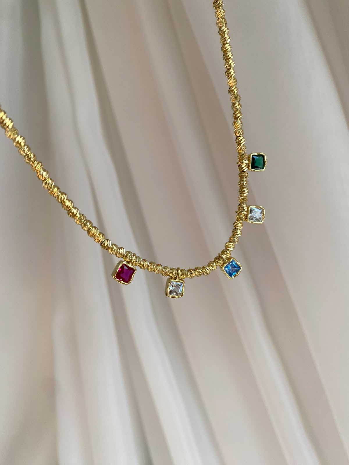 colour stone dorica choker