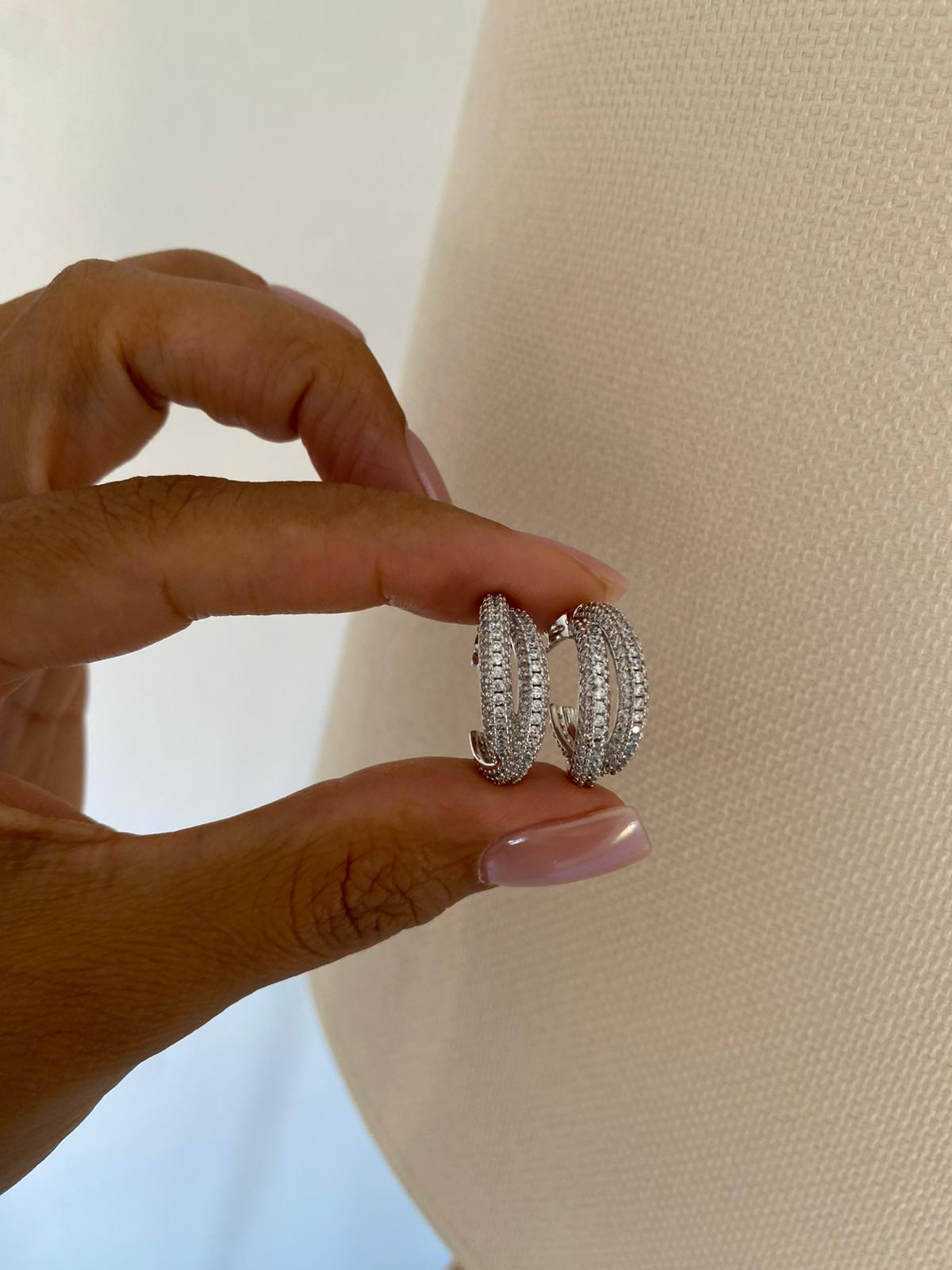Zirconia küpe