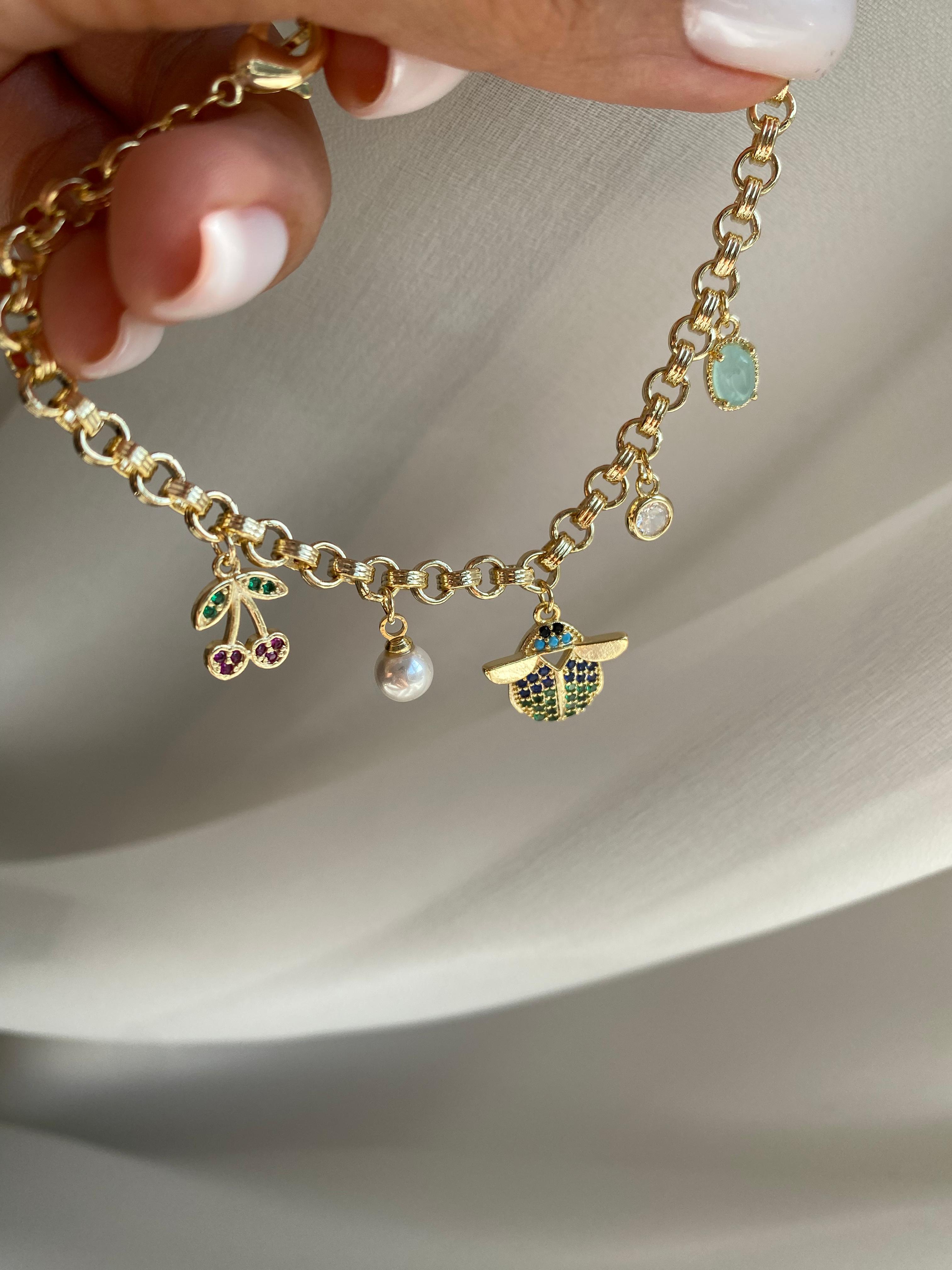 Green luck charm bileklik
