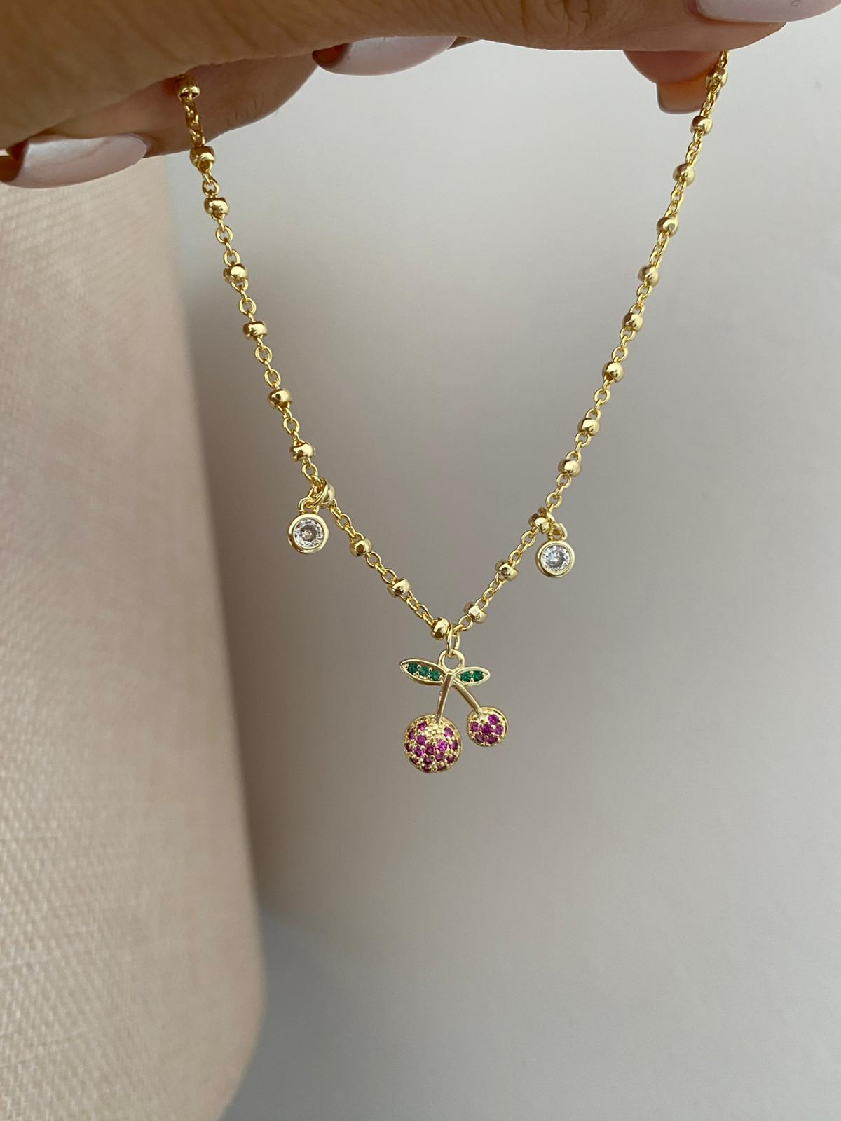 Red cherry charm bileklik