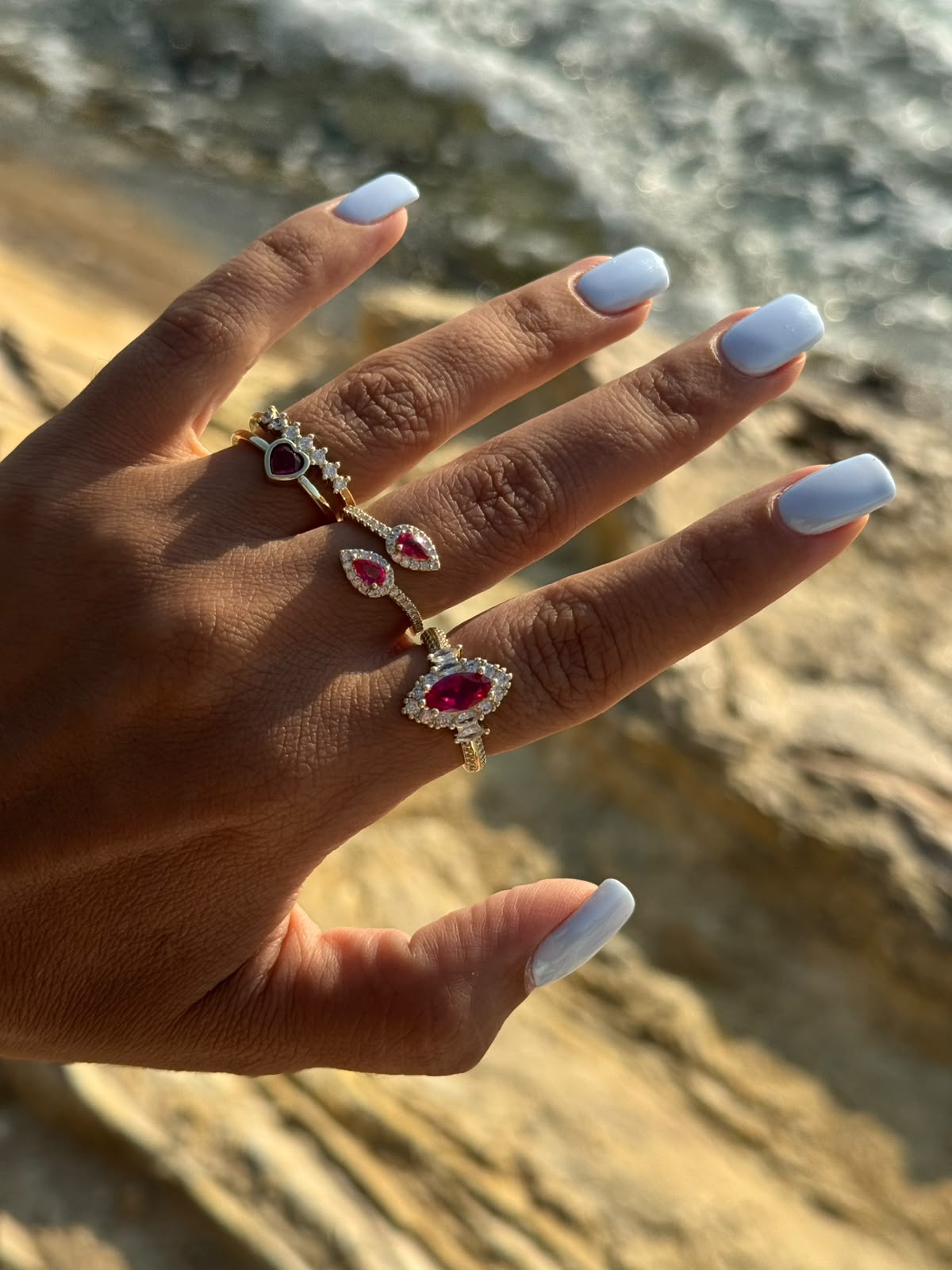 Red zircon yüzükler