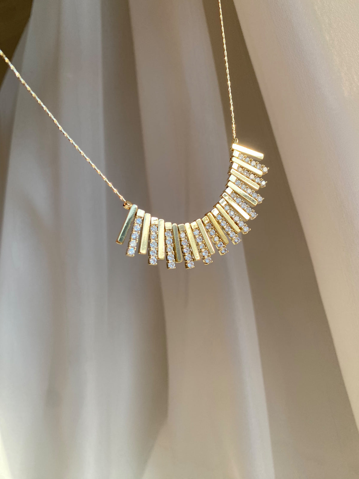 Zircon Rhytm kolye