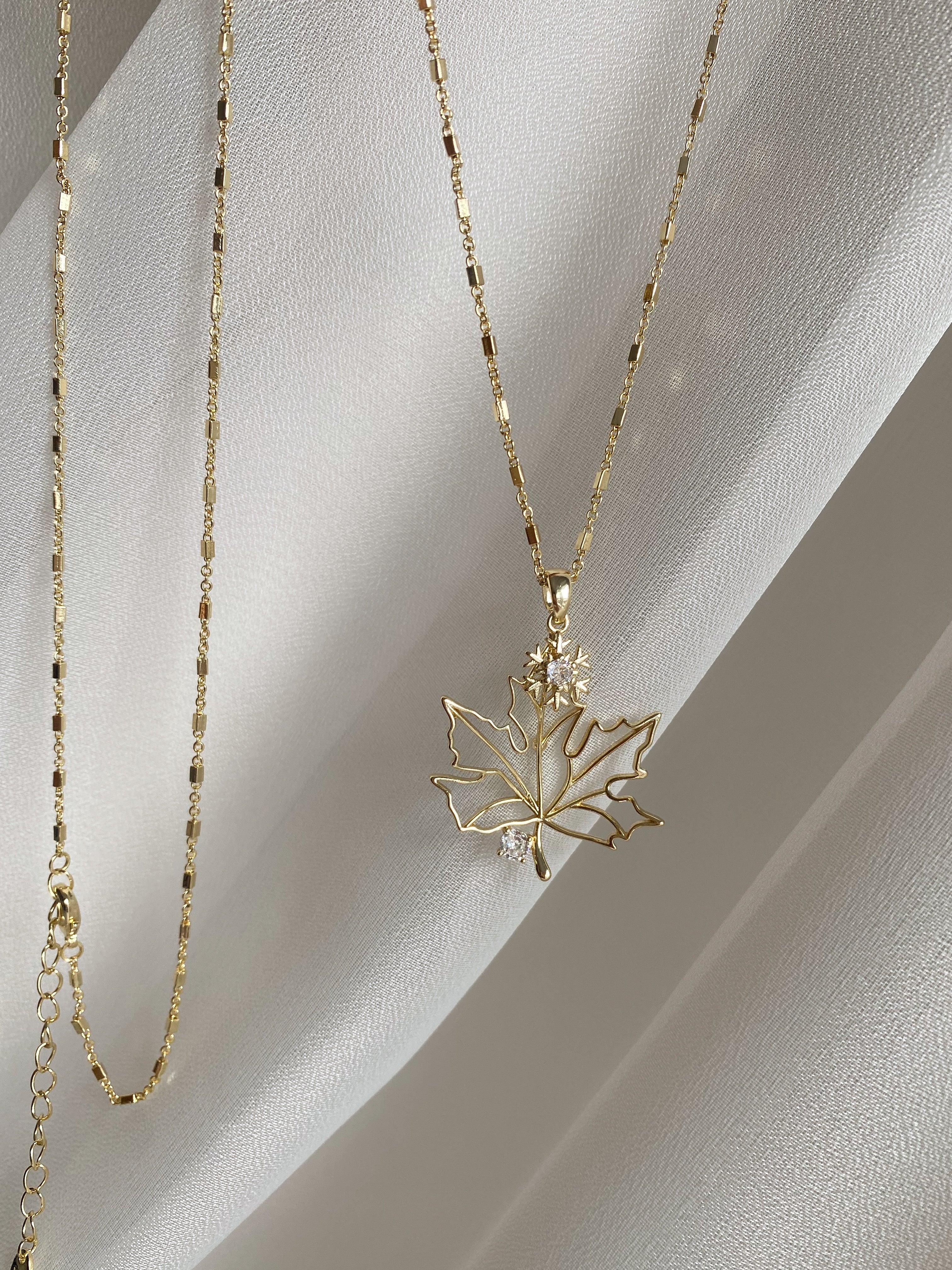 Çınar yaprağı uzun kolye