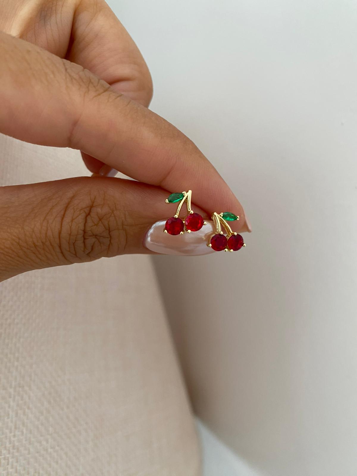 Cherry Küpe