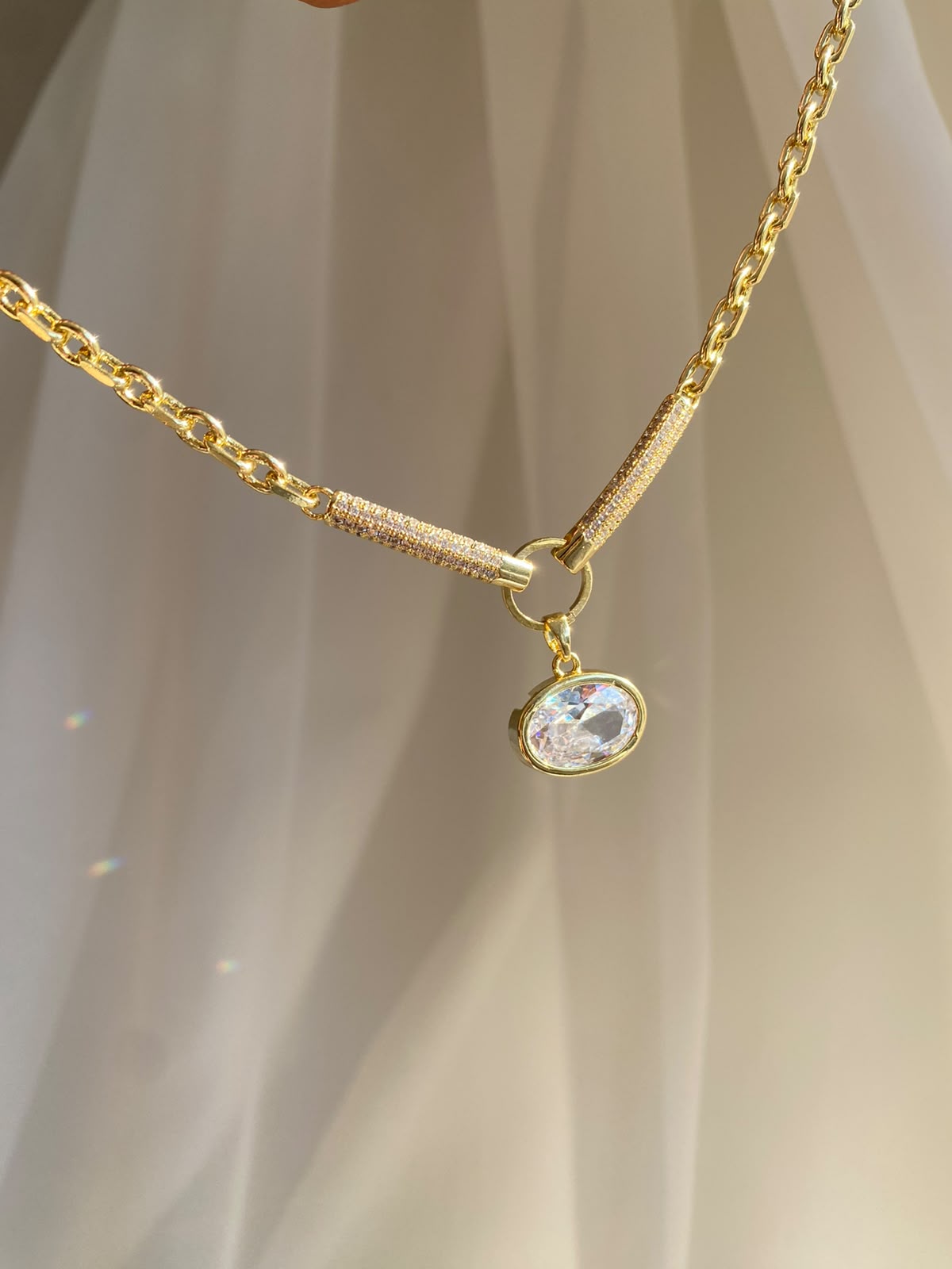 Stone zircon choker