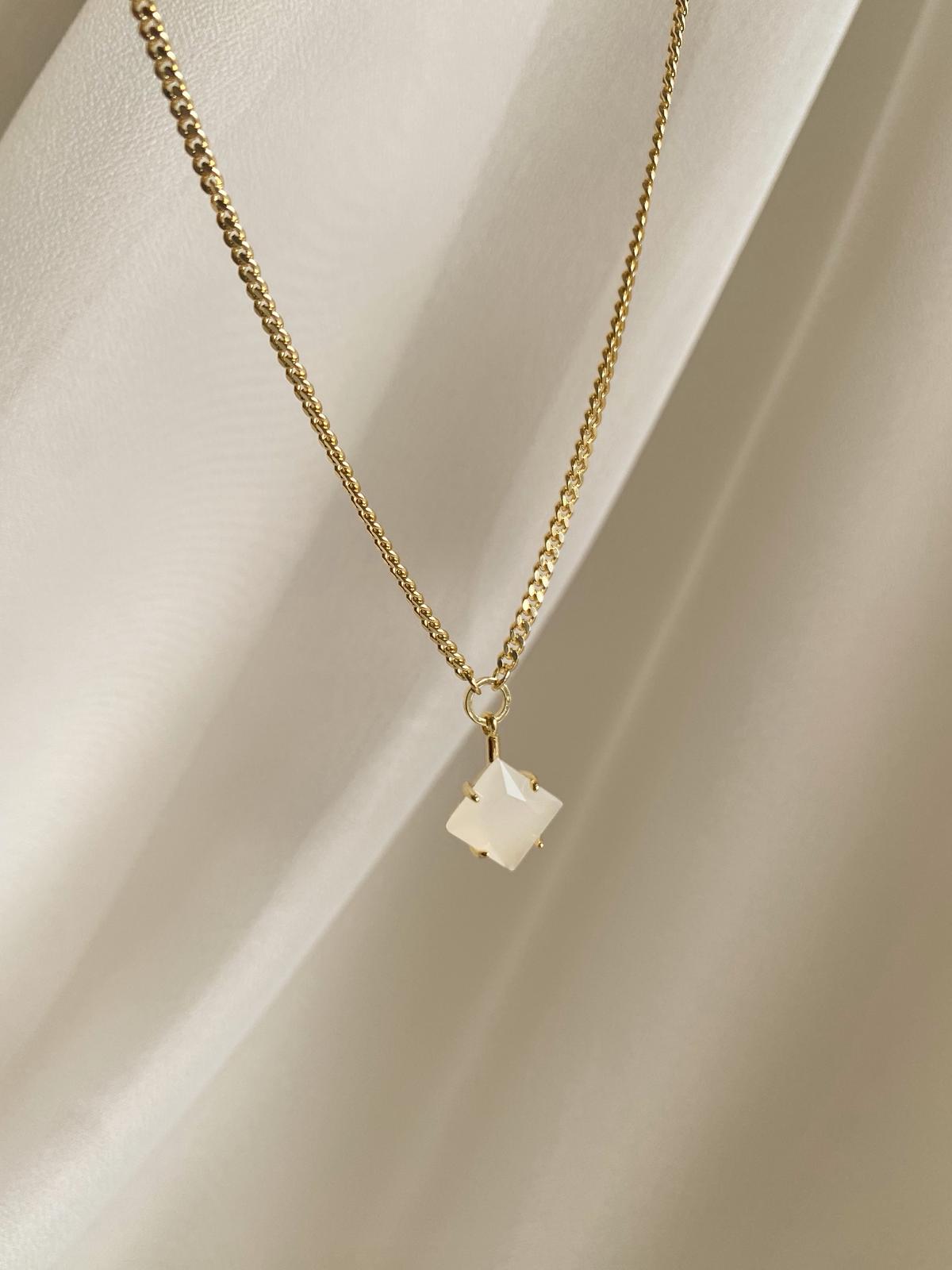 Whites kolye