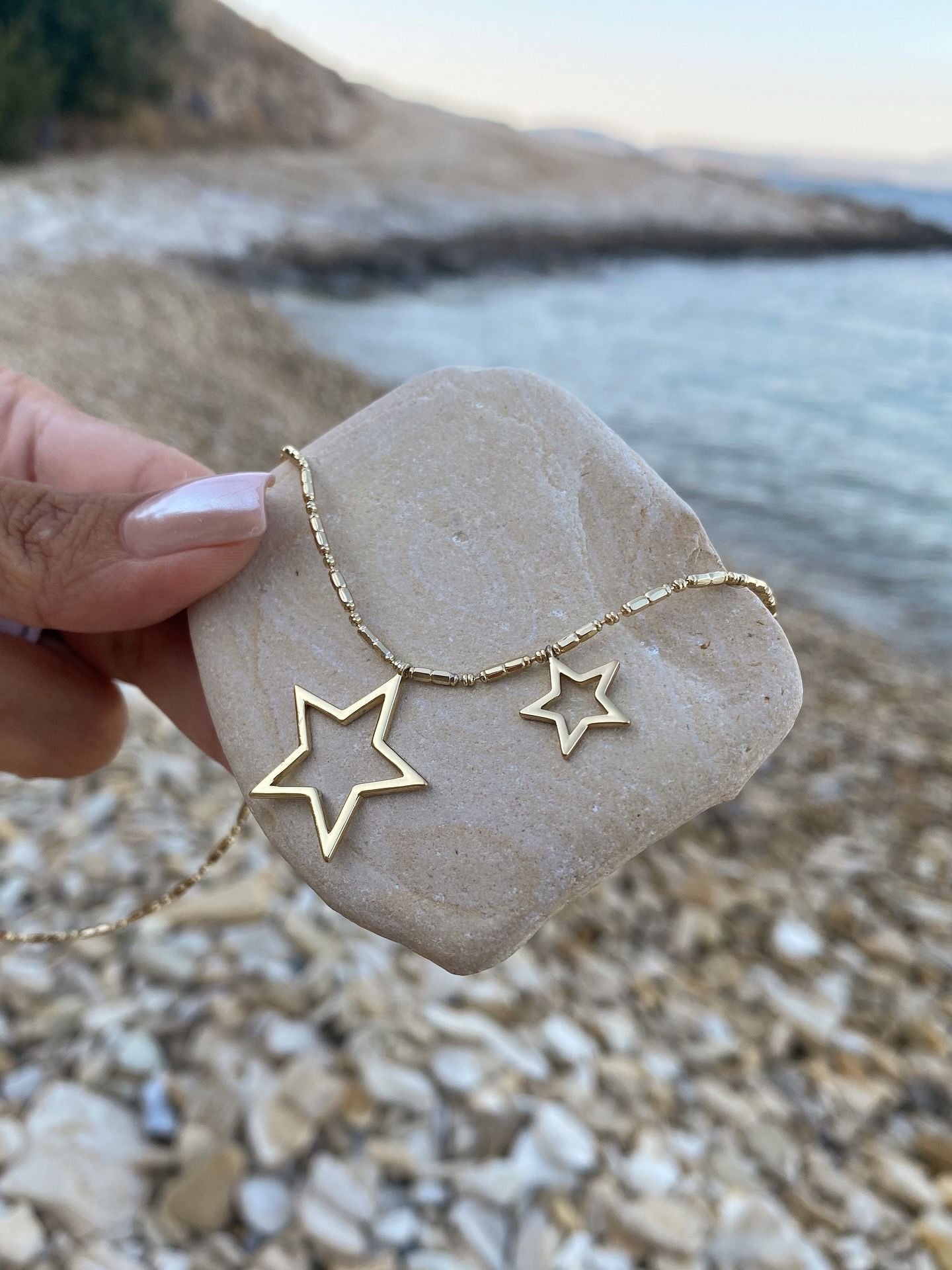 Stars Riona Kolye
