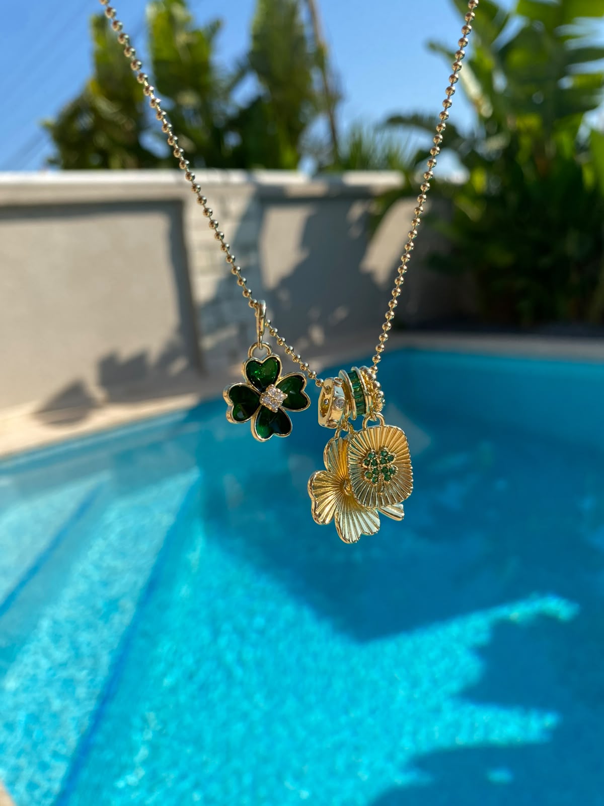 Green clover kolye