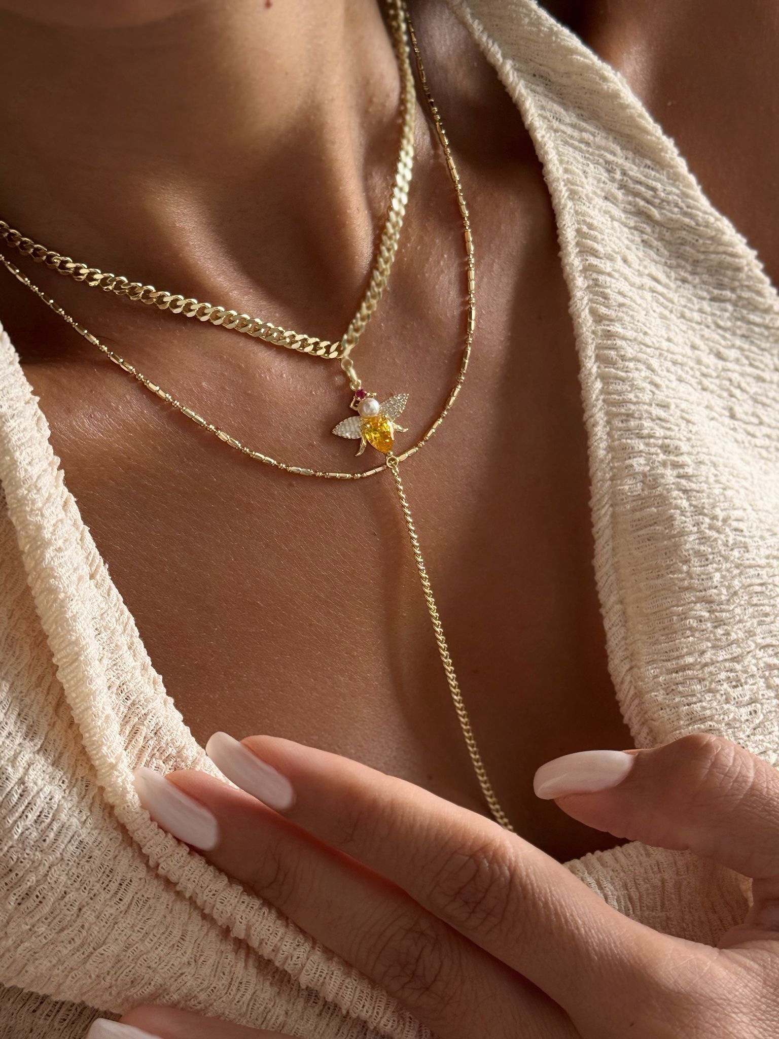 Auretta Bee Kolyeler