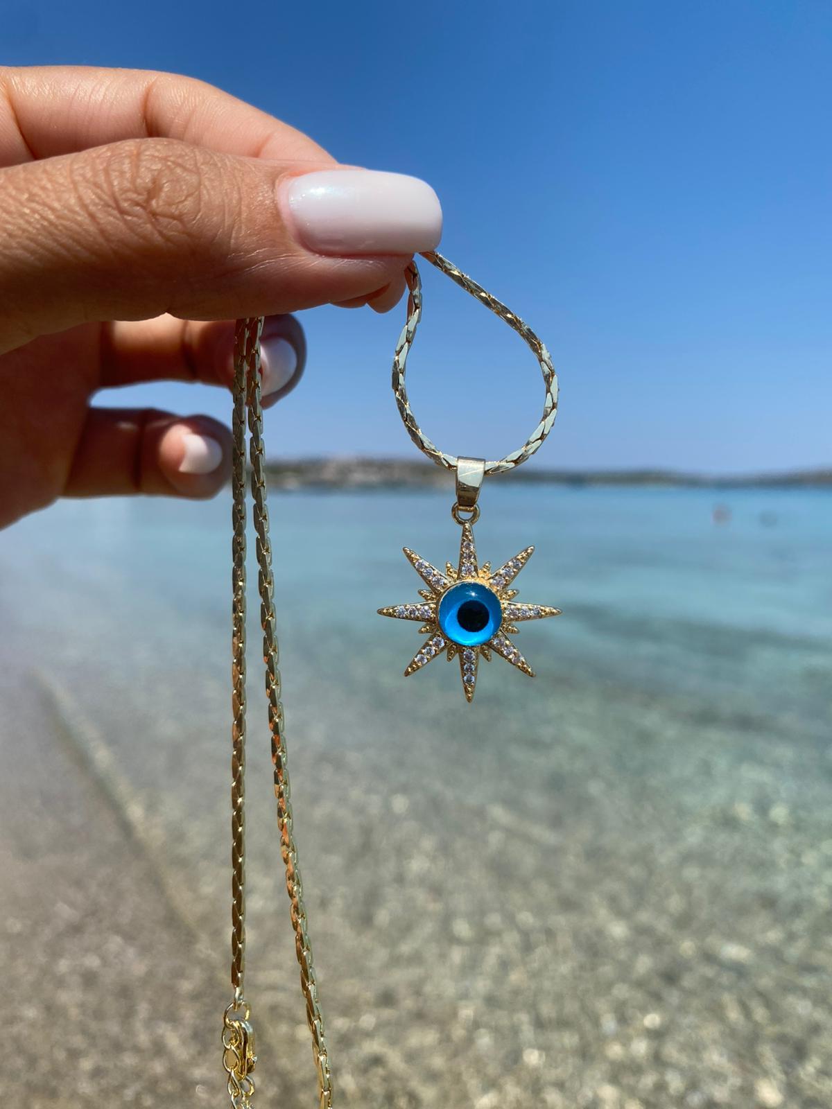Eyes star choker