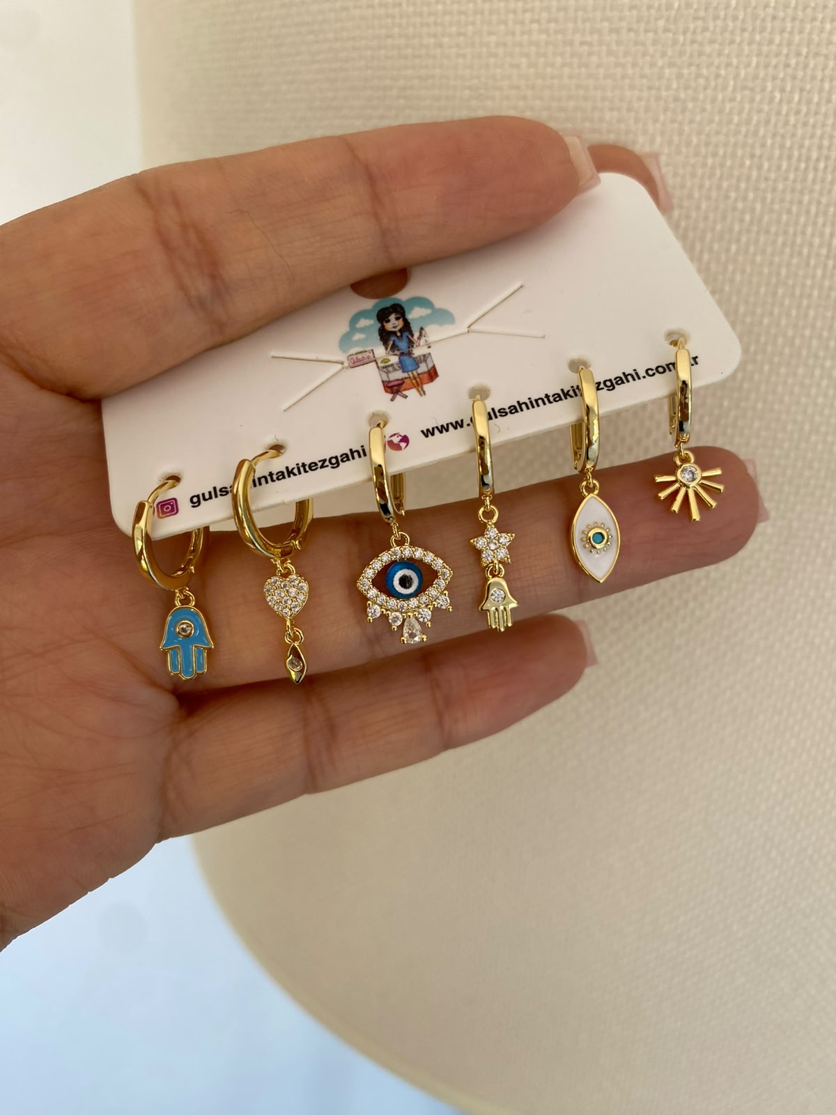 Eyes figure 6'lı set küpe
