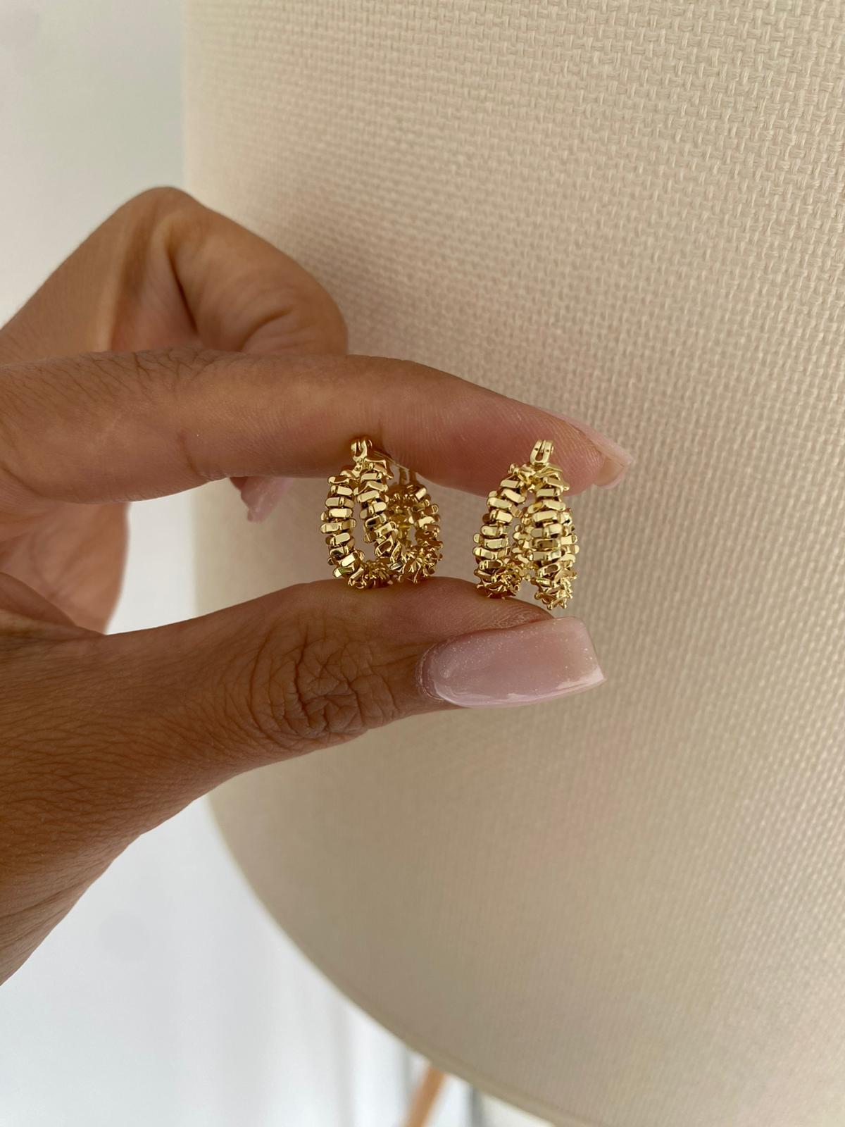 Gold confety küpe