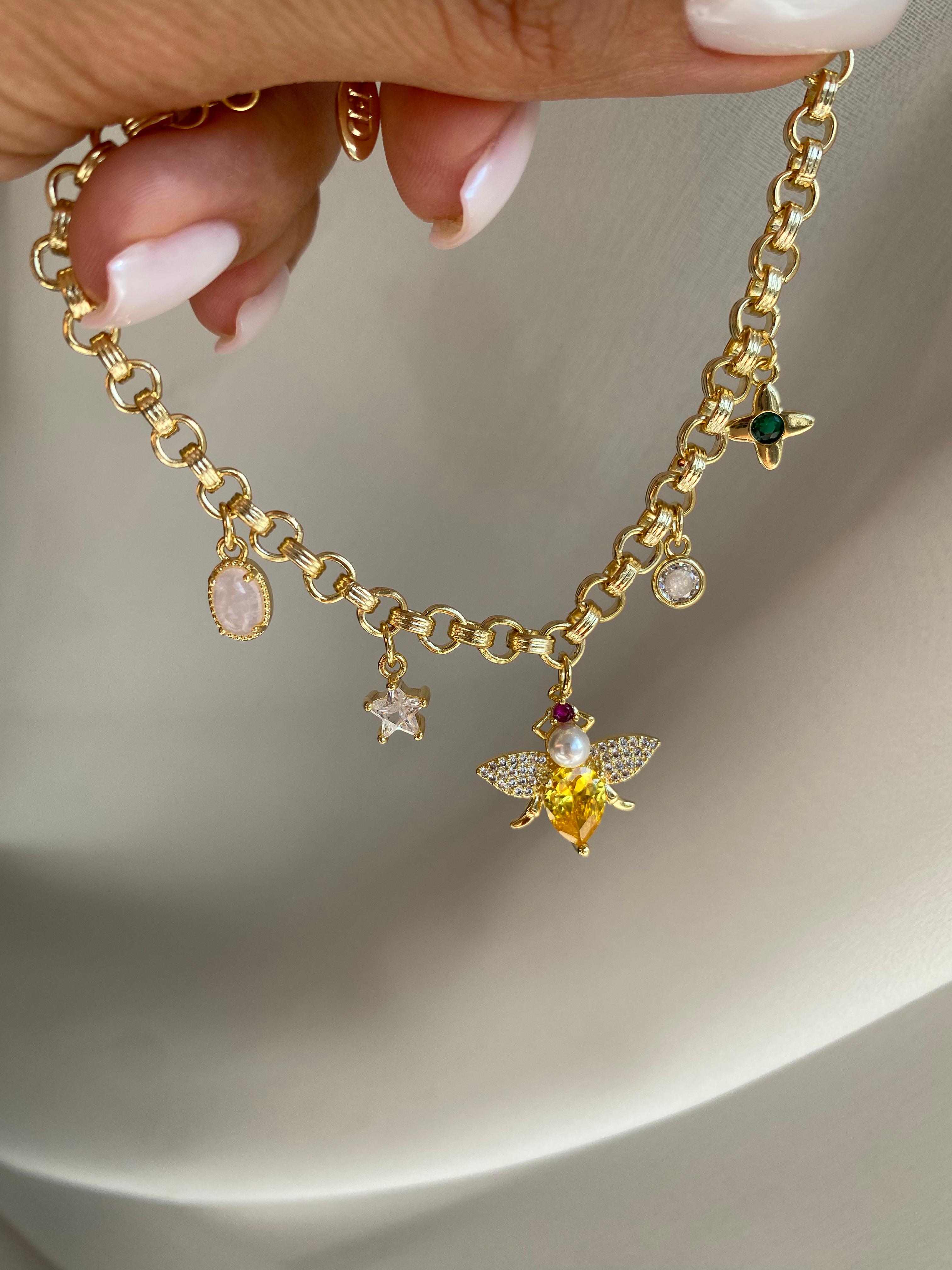 Yellow bee charm  bileklik