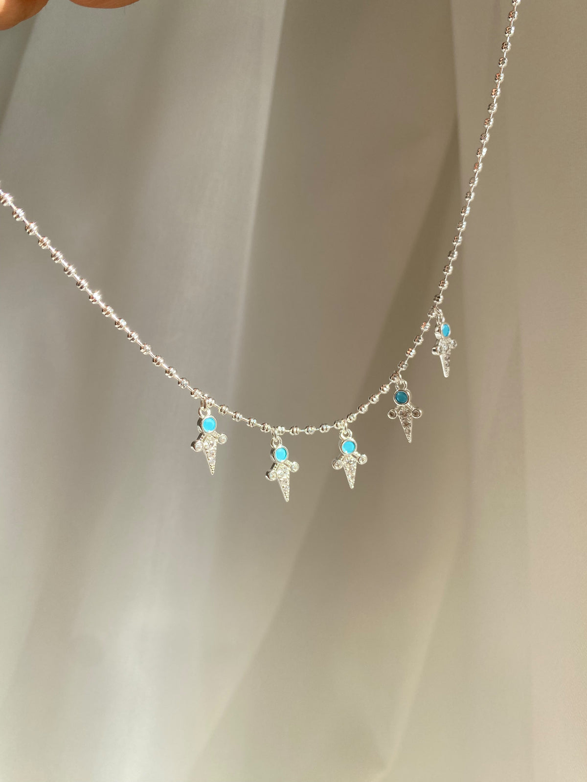 Figure gümüş renk choker