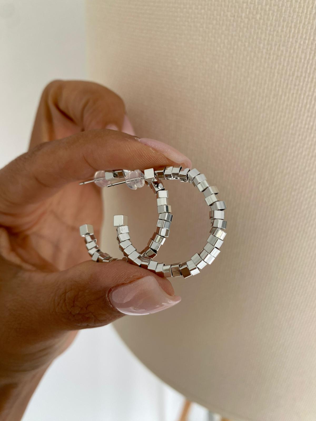 Silver pull küpe