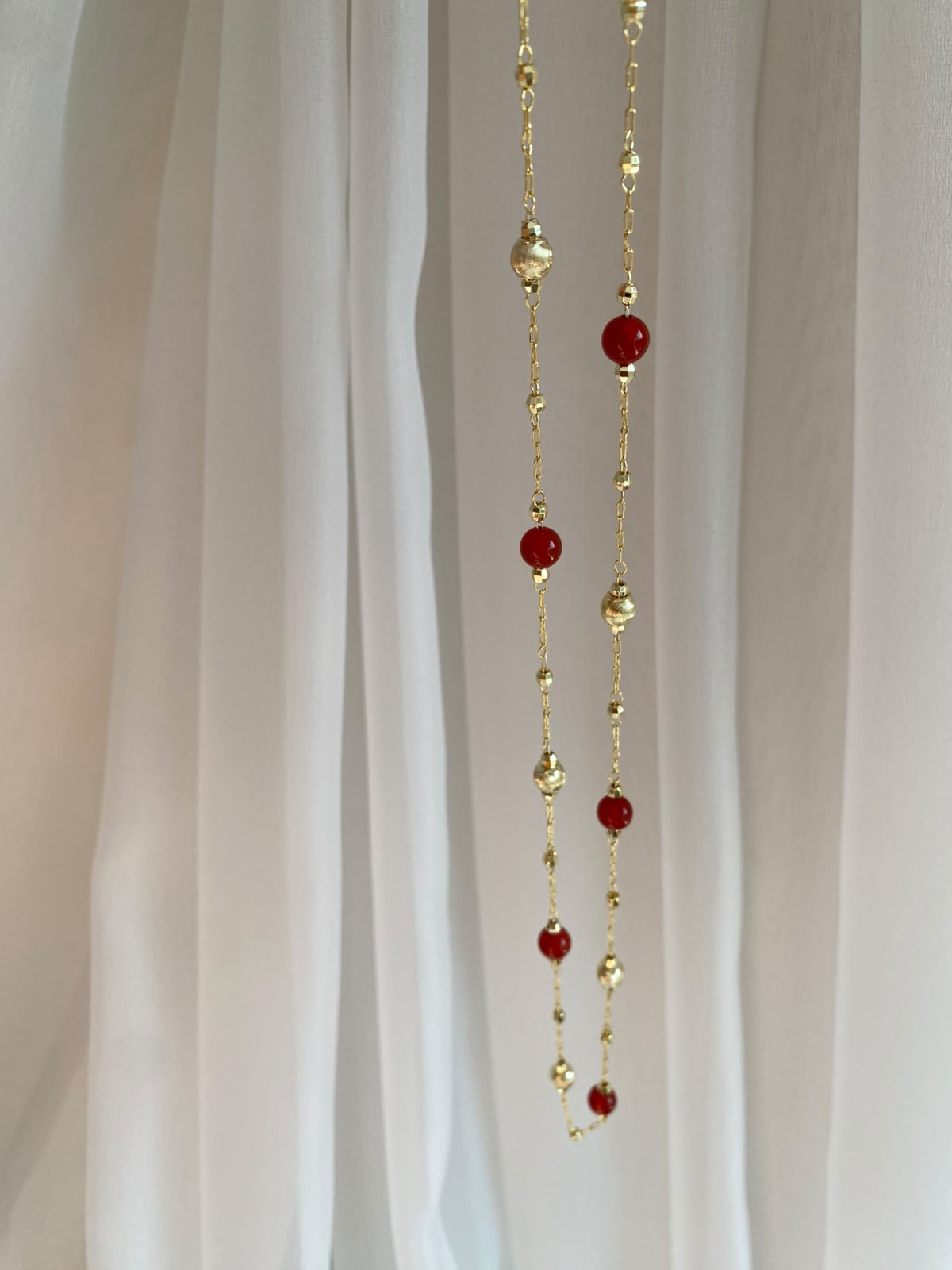 Red ball kolye
